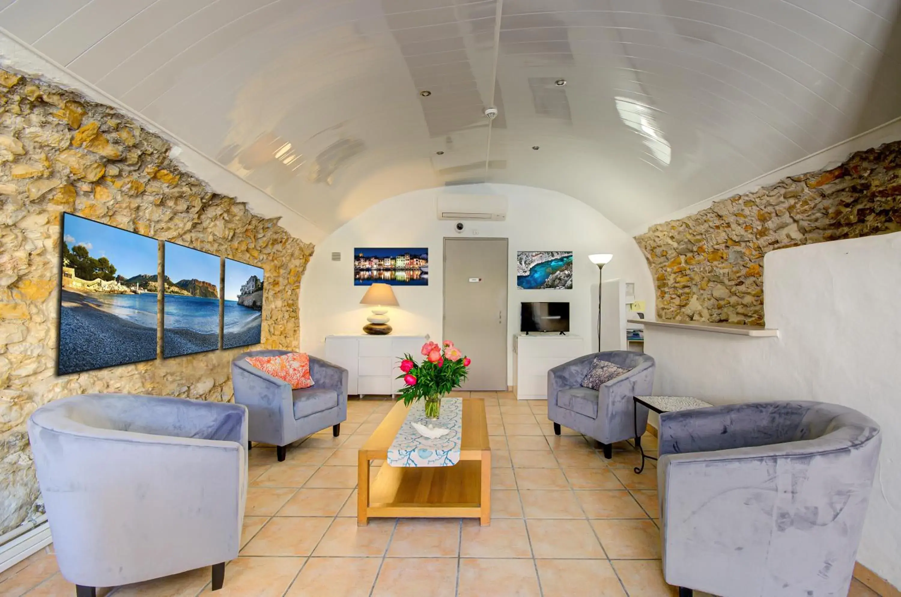 HOTEL DES CALANQUES HOTEL DES CALANQUES