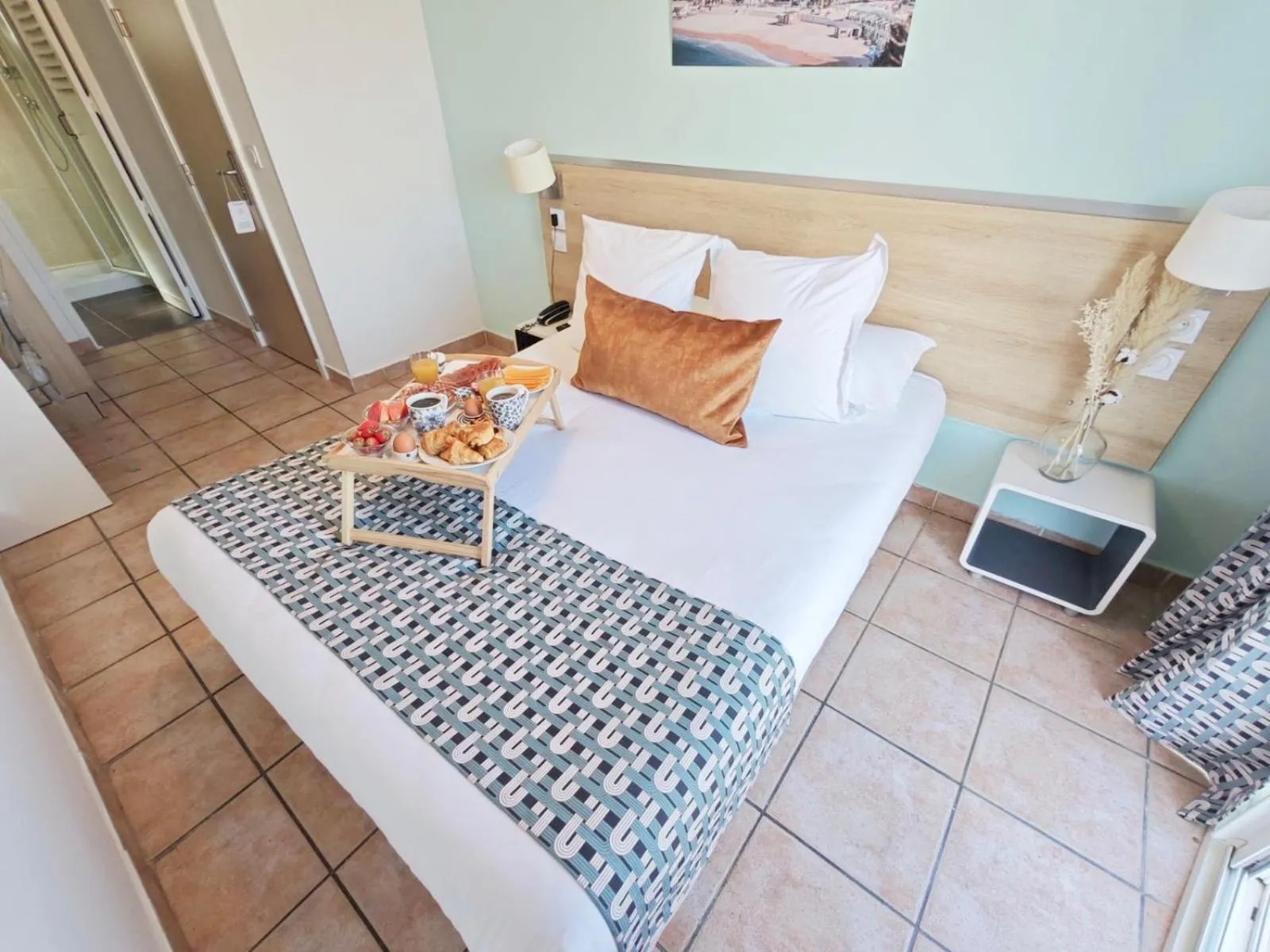 Bed in HOTEL DES CALANQUES