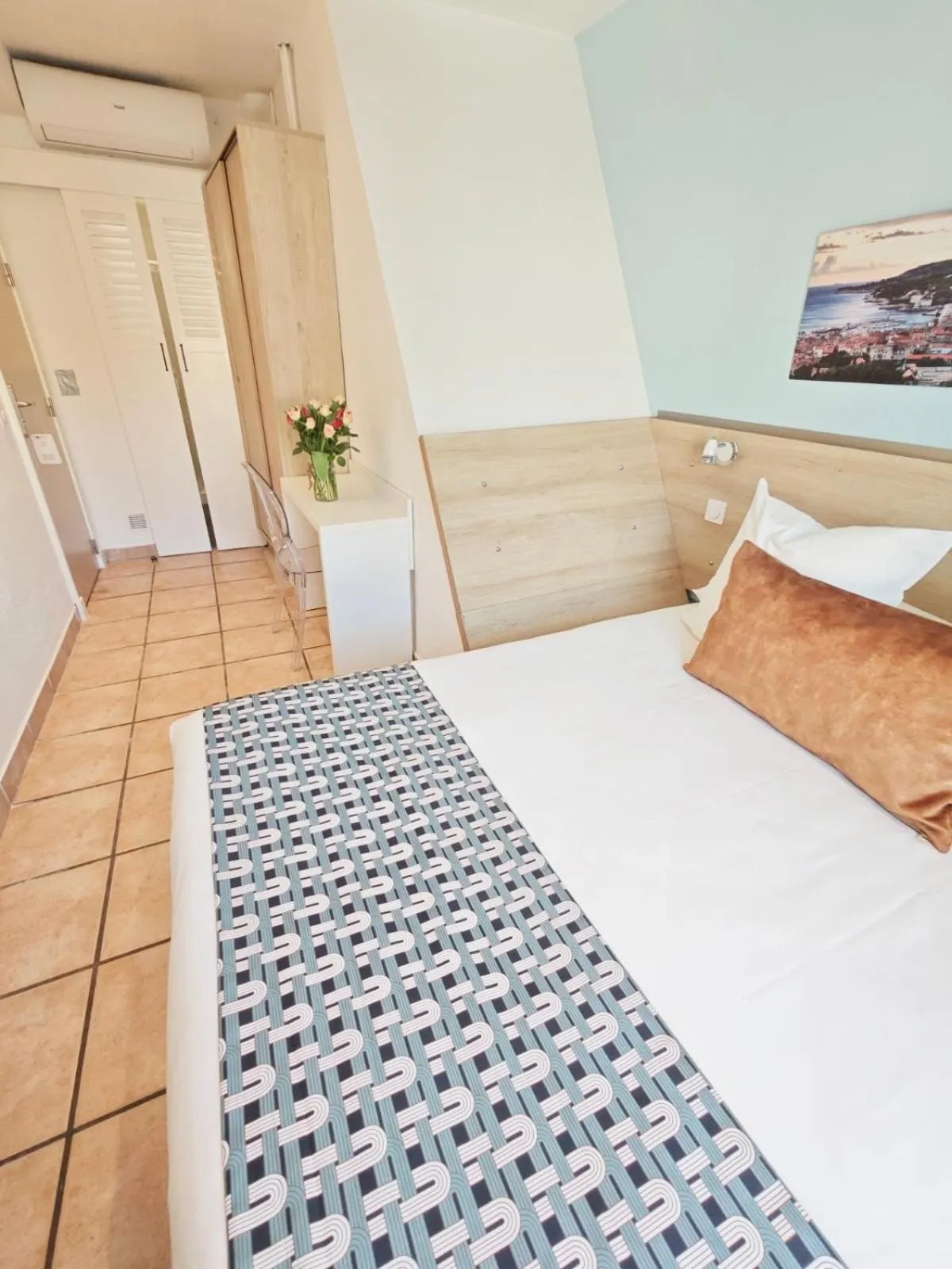 Bedroom, Bed in HOTEL DES CALANQUES