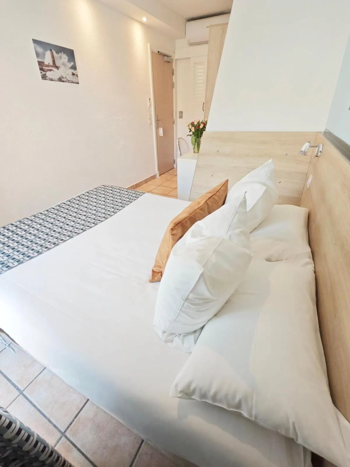 Bed in HOTEL DES CALANQUES