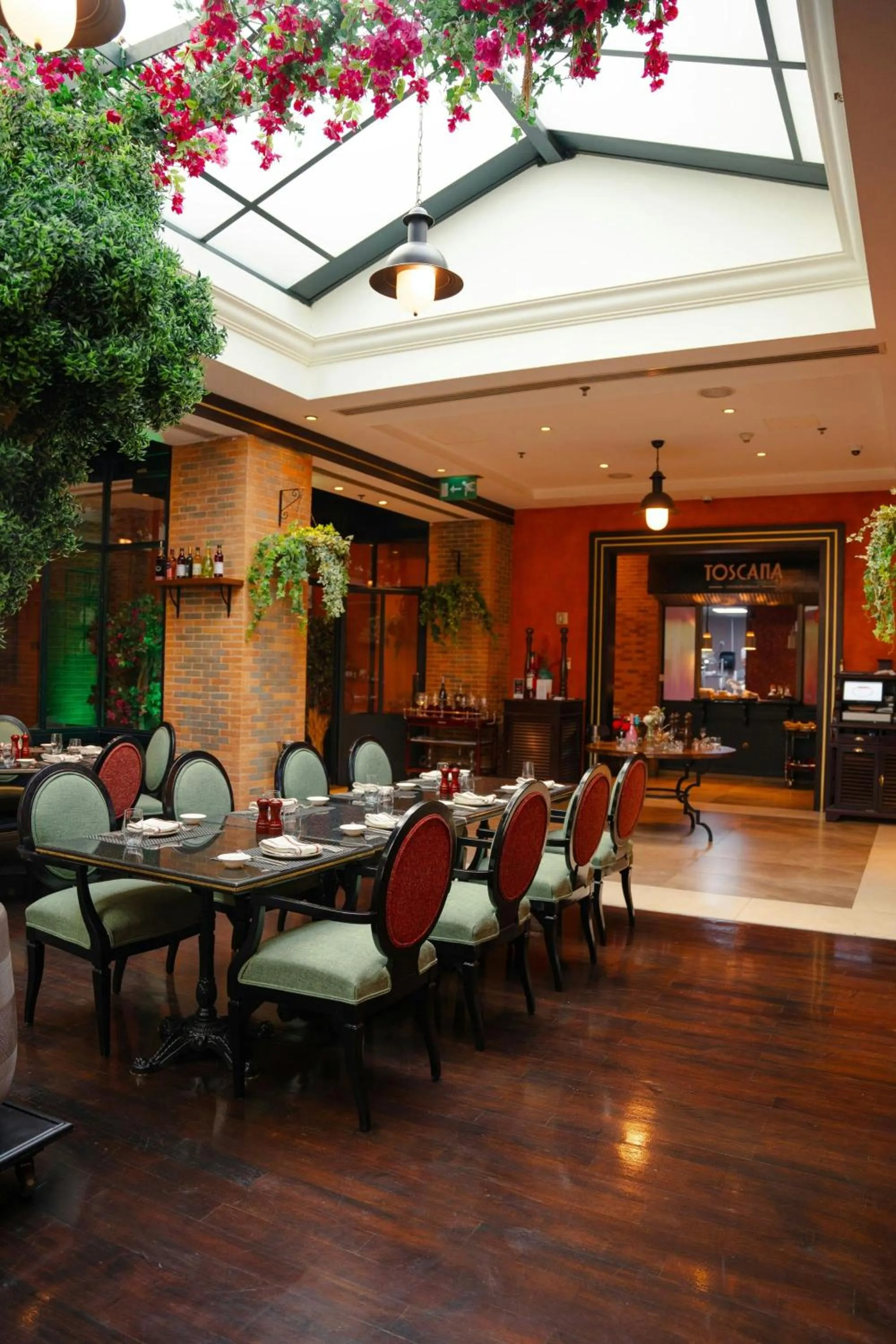 Restaurant/places to eat in Sheraton Amman Al Nabil Hotel