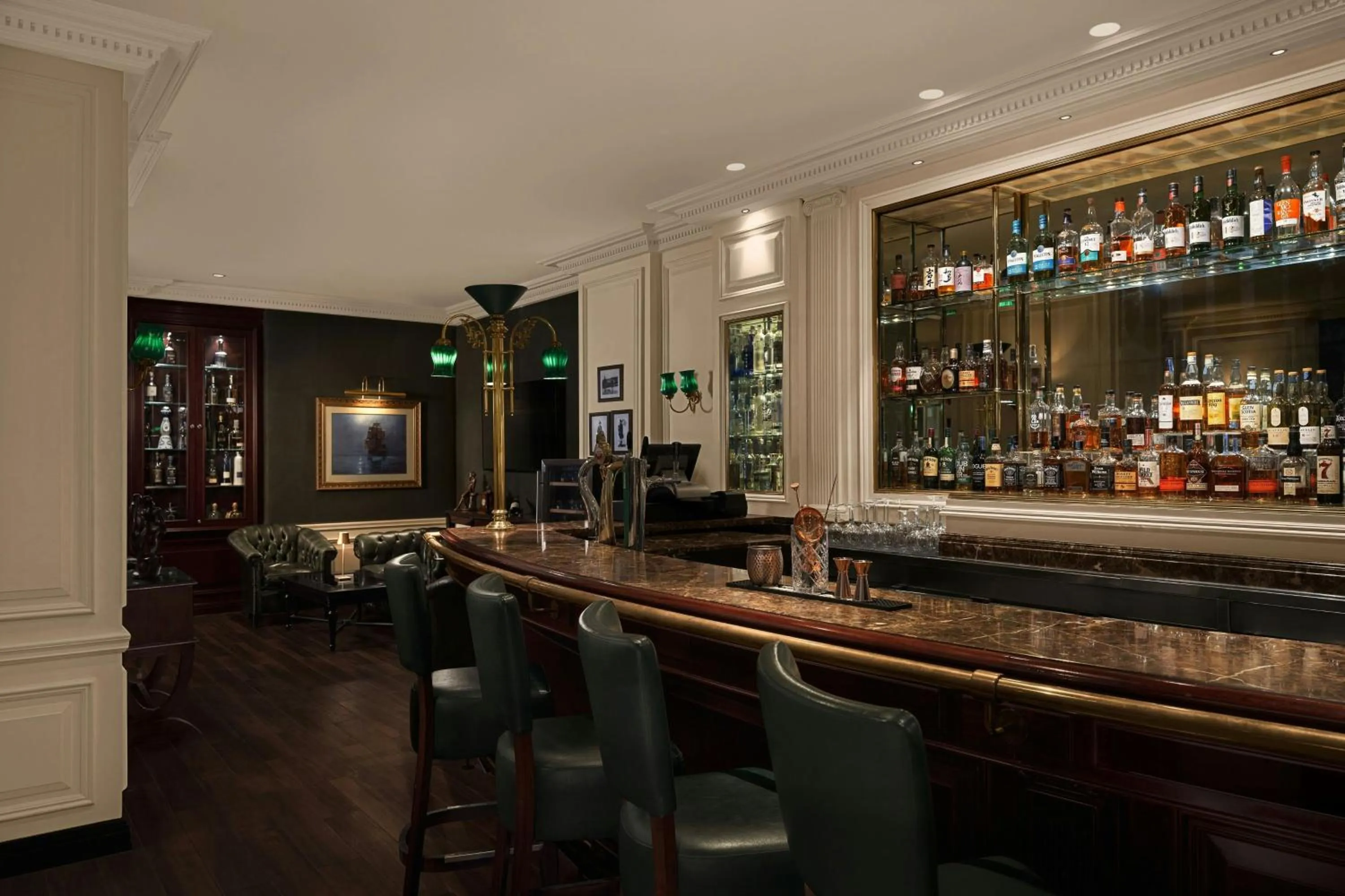 Lounge or bar in Sheraton Amman Al Nabil Hotel