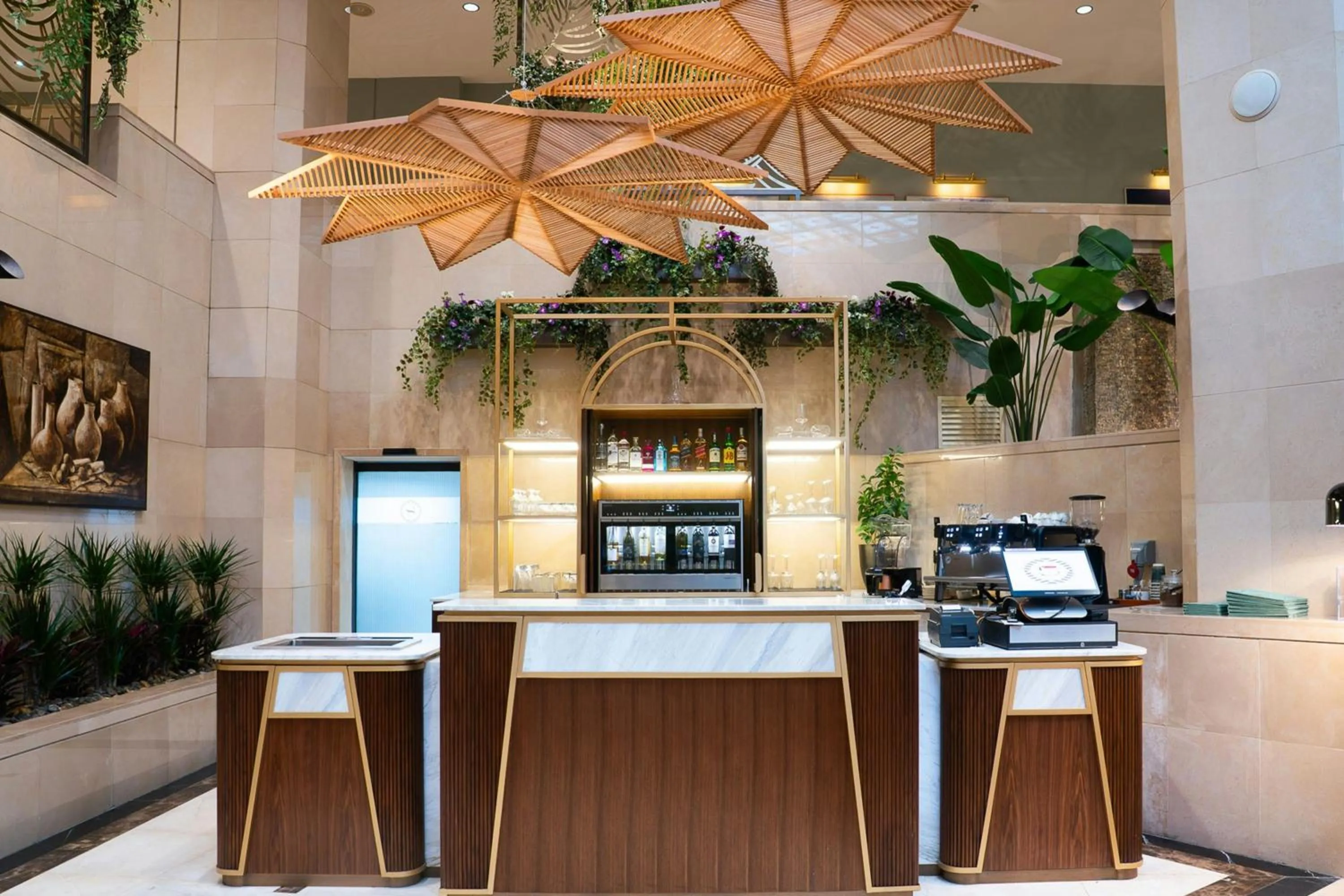 Lounge or bar in Sheraton Amman Al Nabil Hotel