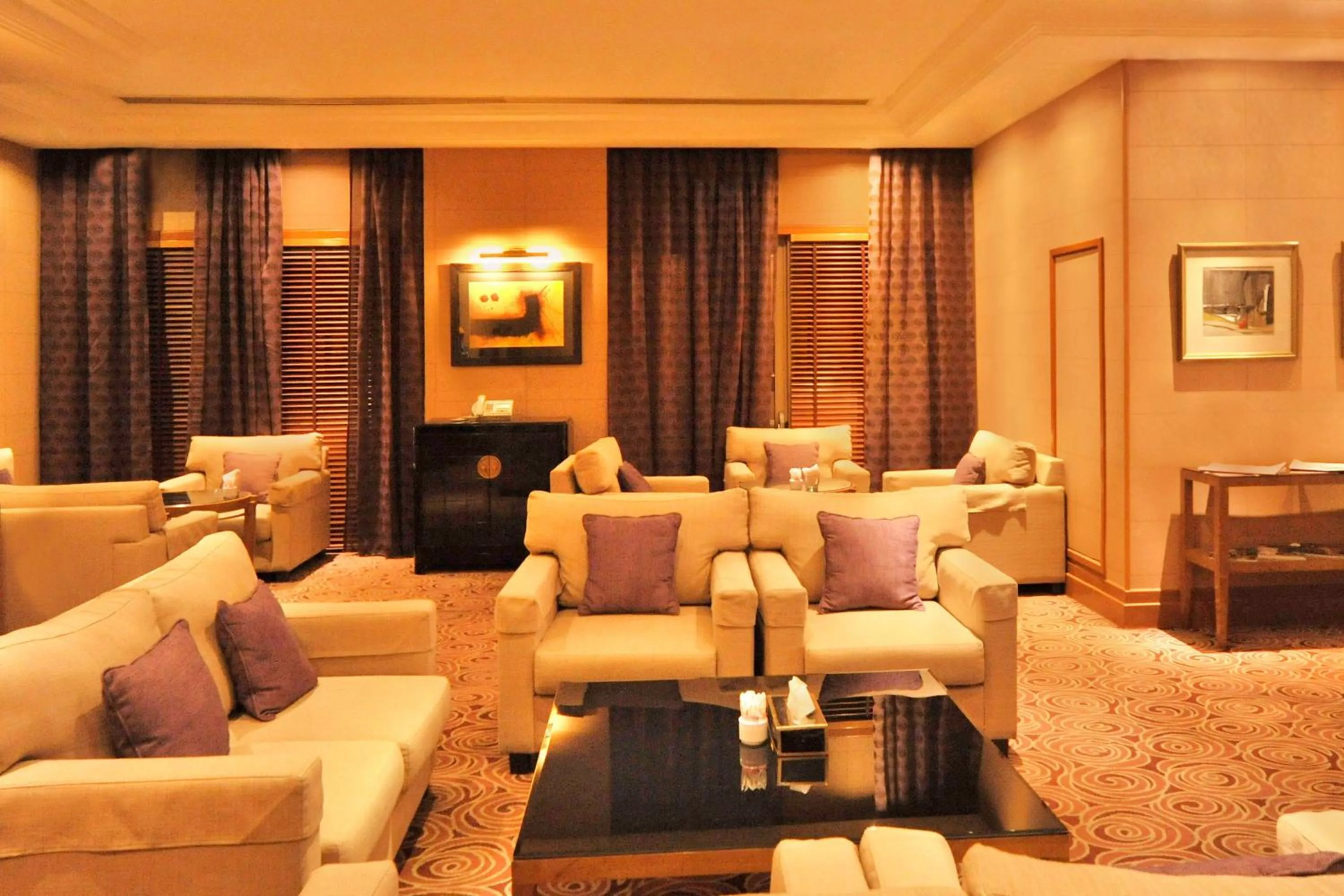 Lounge or bar in Sheraton Amman Al Nabil Hotel
