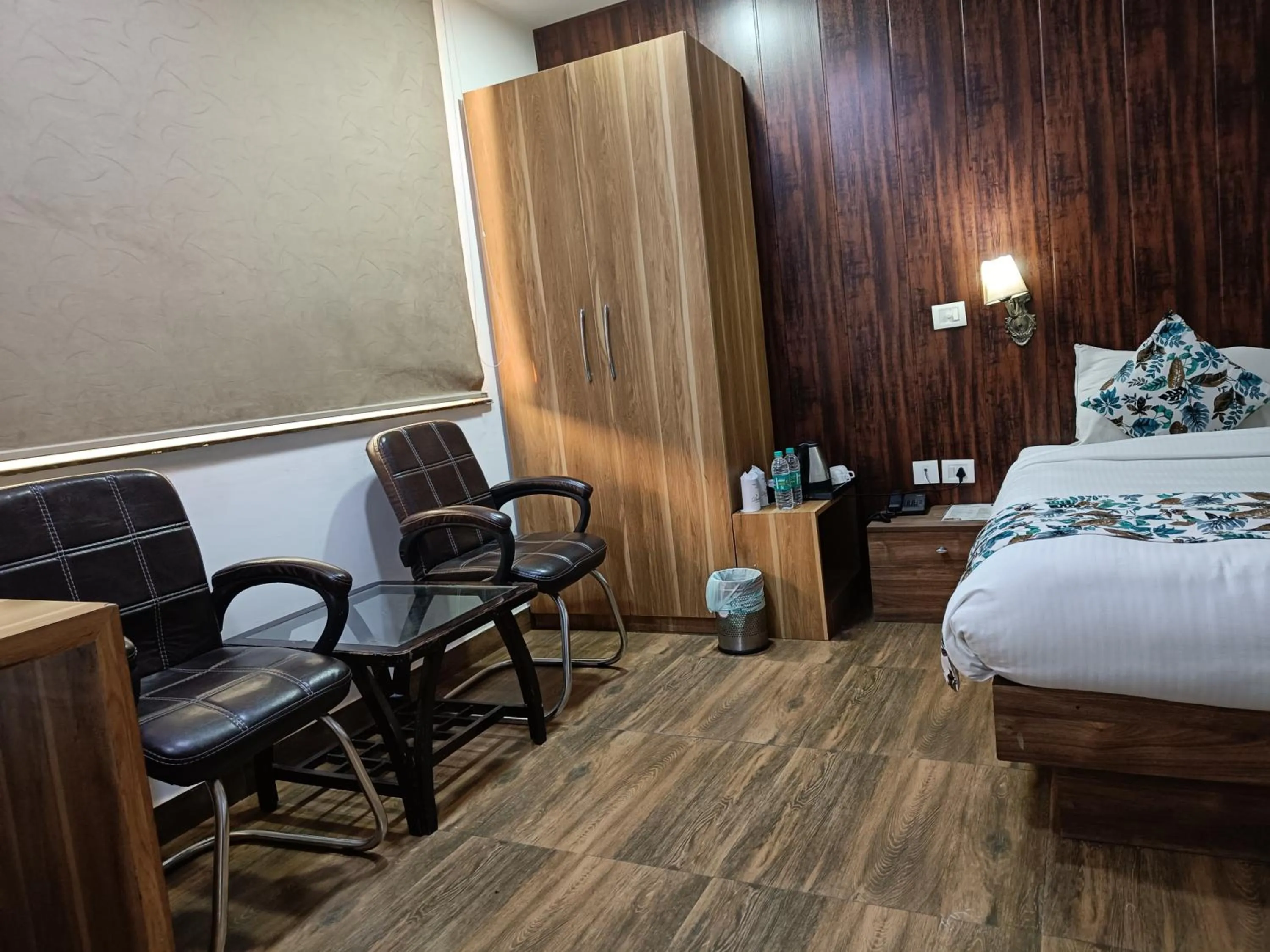 Seating area, Bed in The Dwelling Paradise