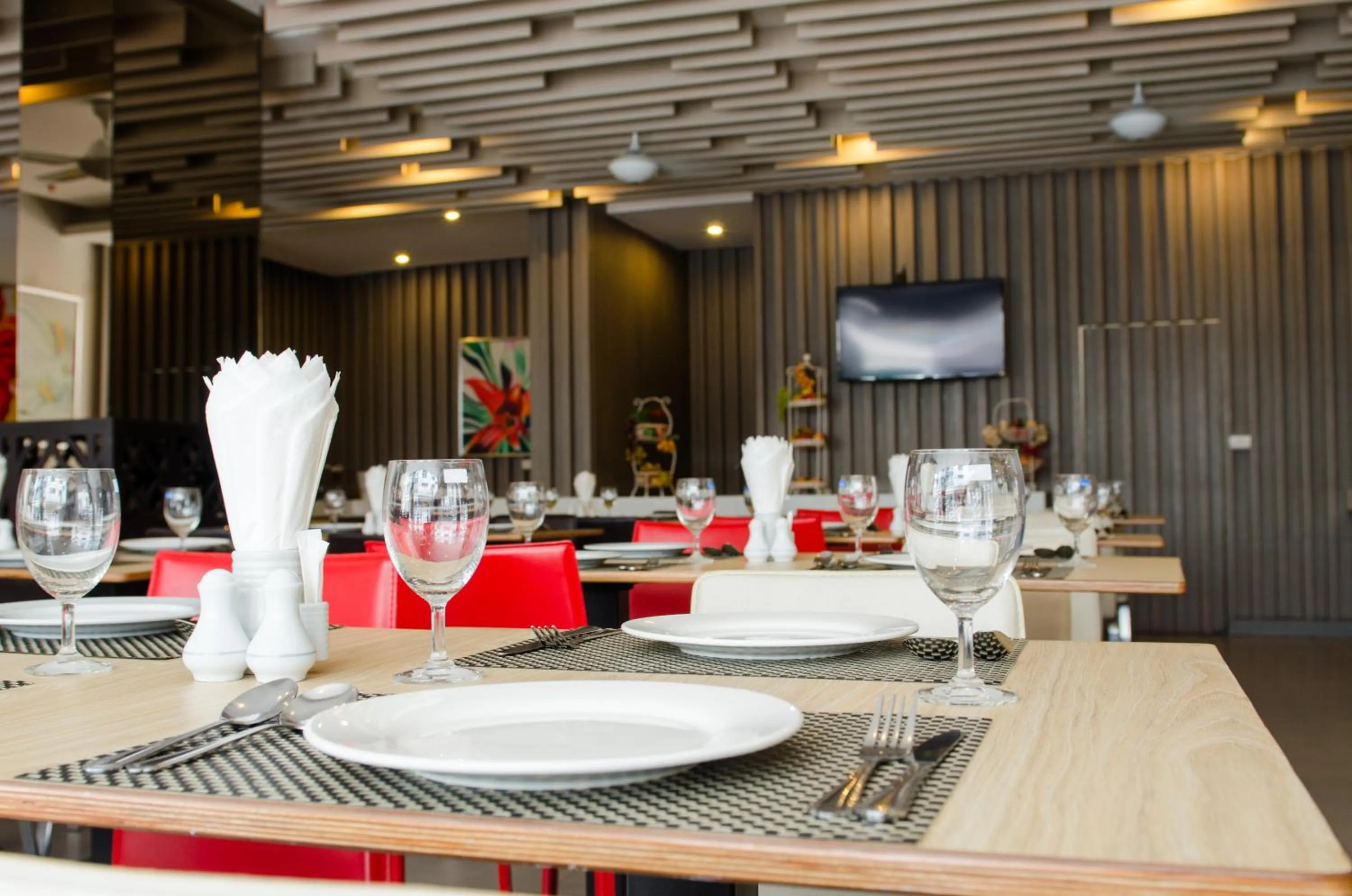 Restaurant/places to eat in Mirage Express Patong Phuket Hotel