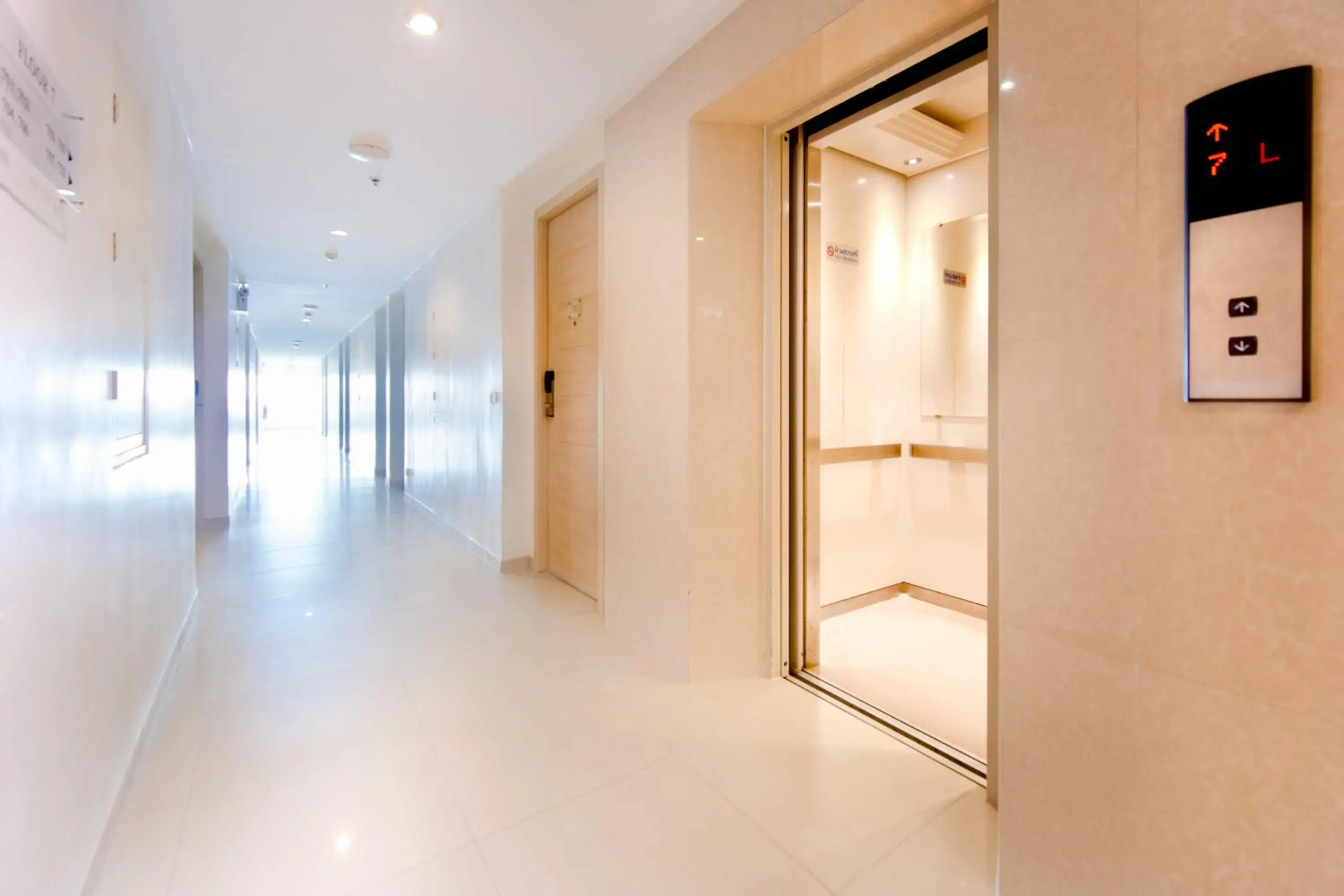 Property building in Mirage Express Patong Phuket Hotel Property building in Mirage Express Patong Phuket Hotel