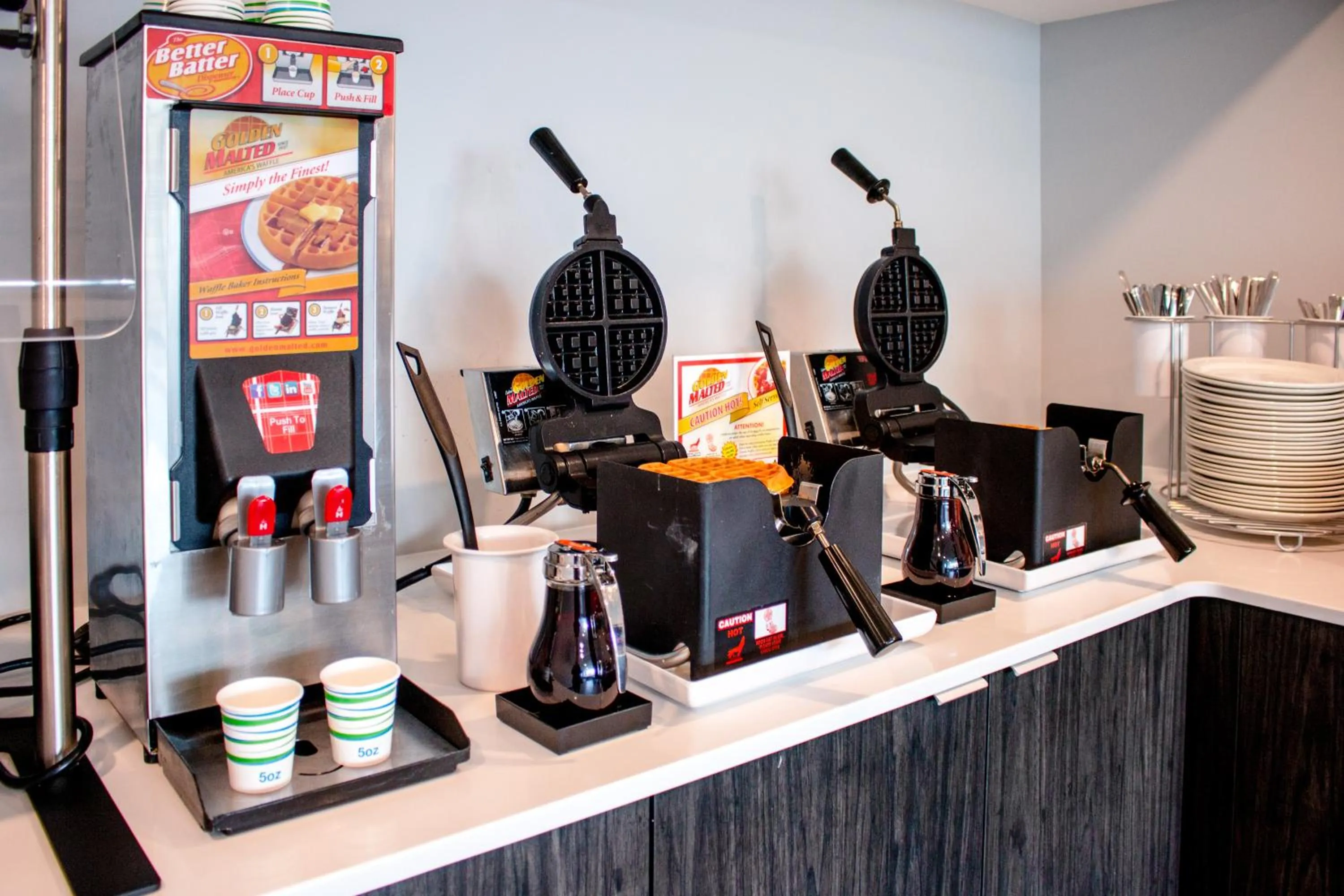 Breakfast in Comfort Suites Kingston Central