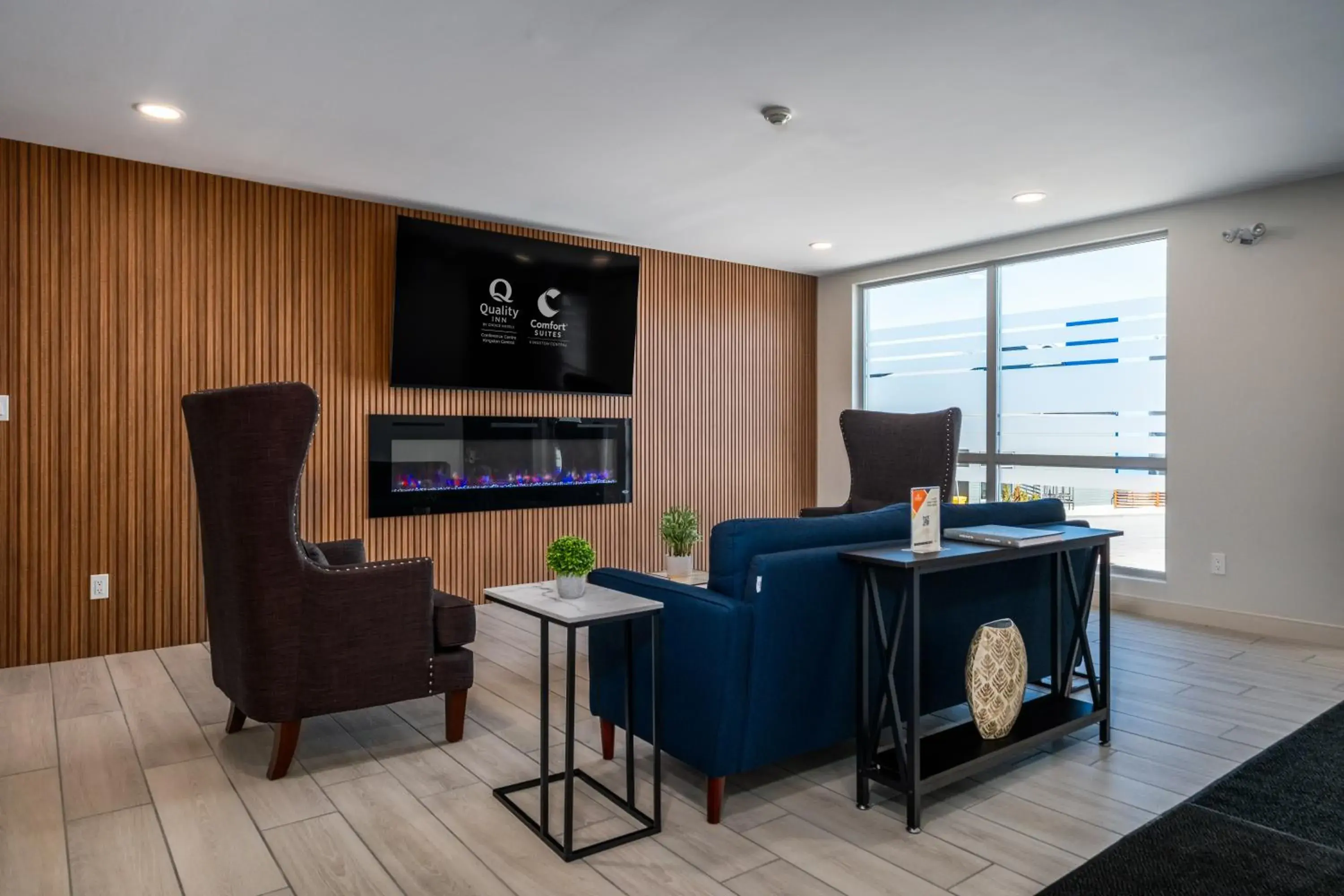 Lobby or reception in Comfort Suites Kingston Central Lobby or reception in Comfort Suites Kingston Central