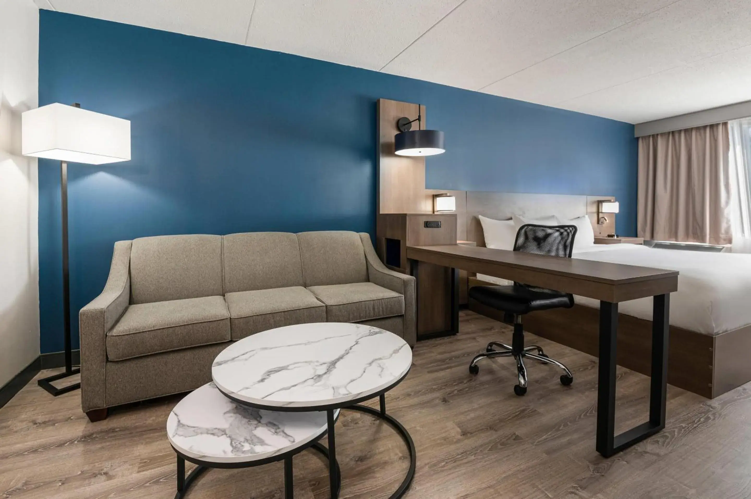 Bedroom in Comfort Suites Kingston Central Bedroom in Comfort Suites Kingston Central