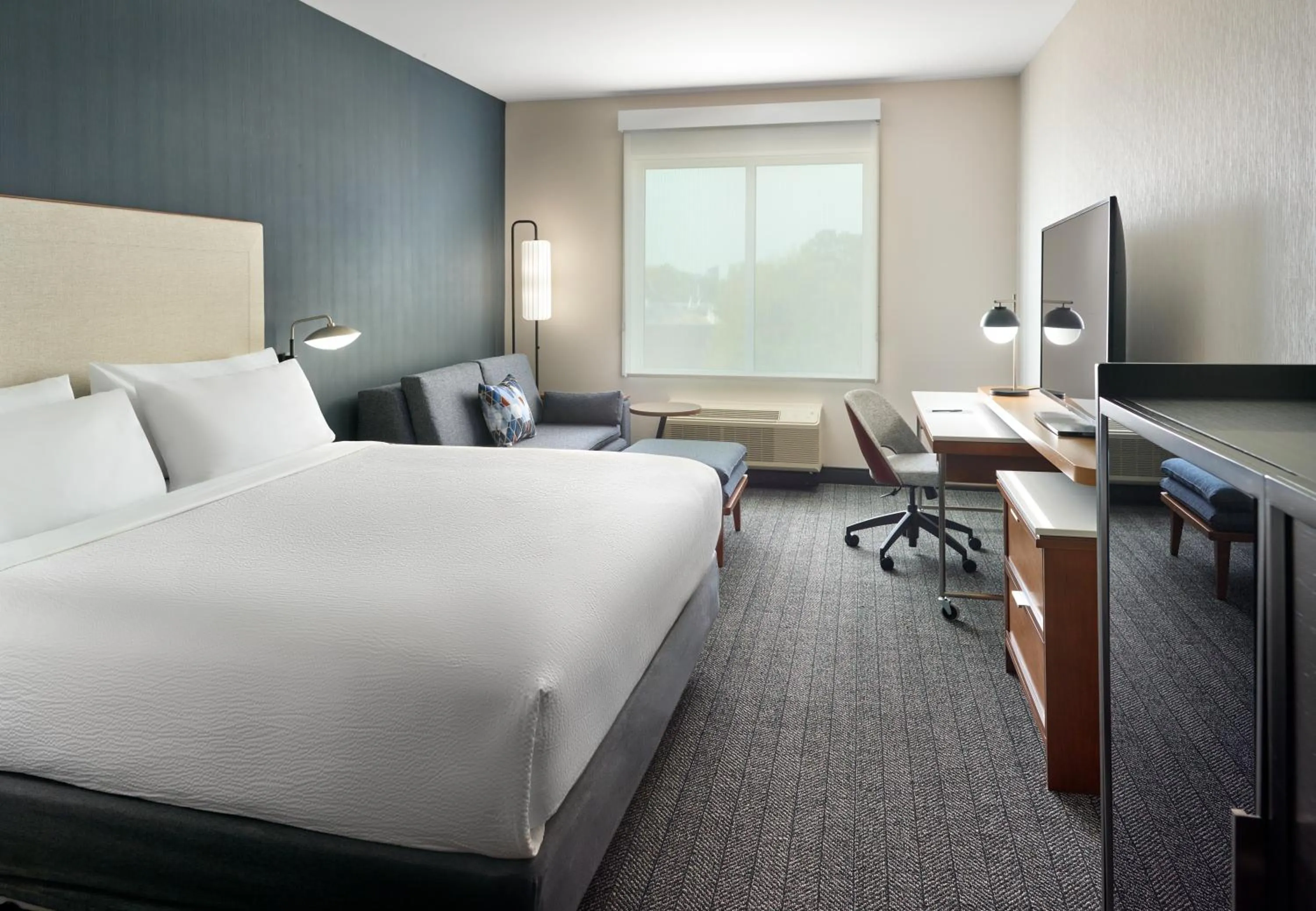 Bed in Holiday Inn & Suites Atlanta Perimeter Dunwoody, an IHG Hotel