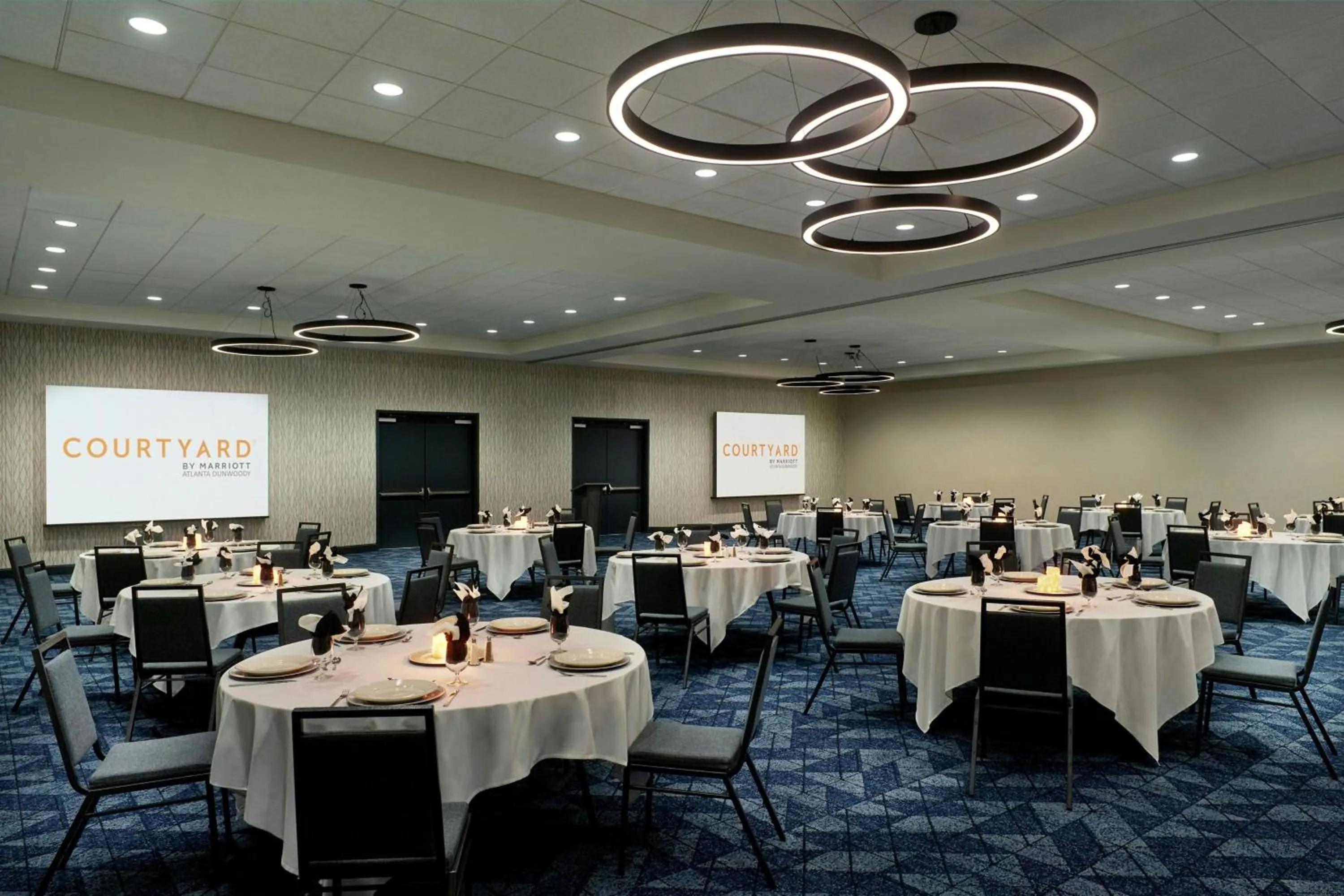 Meeting/conference room in Courtyard by Marriott Atlanta Dunwoody