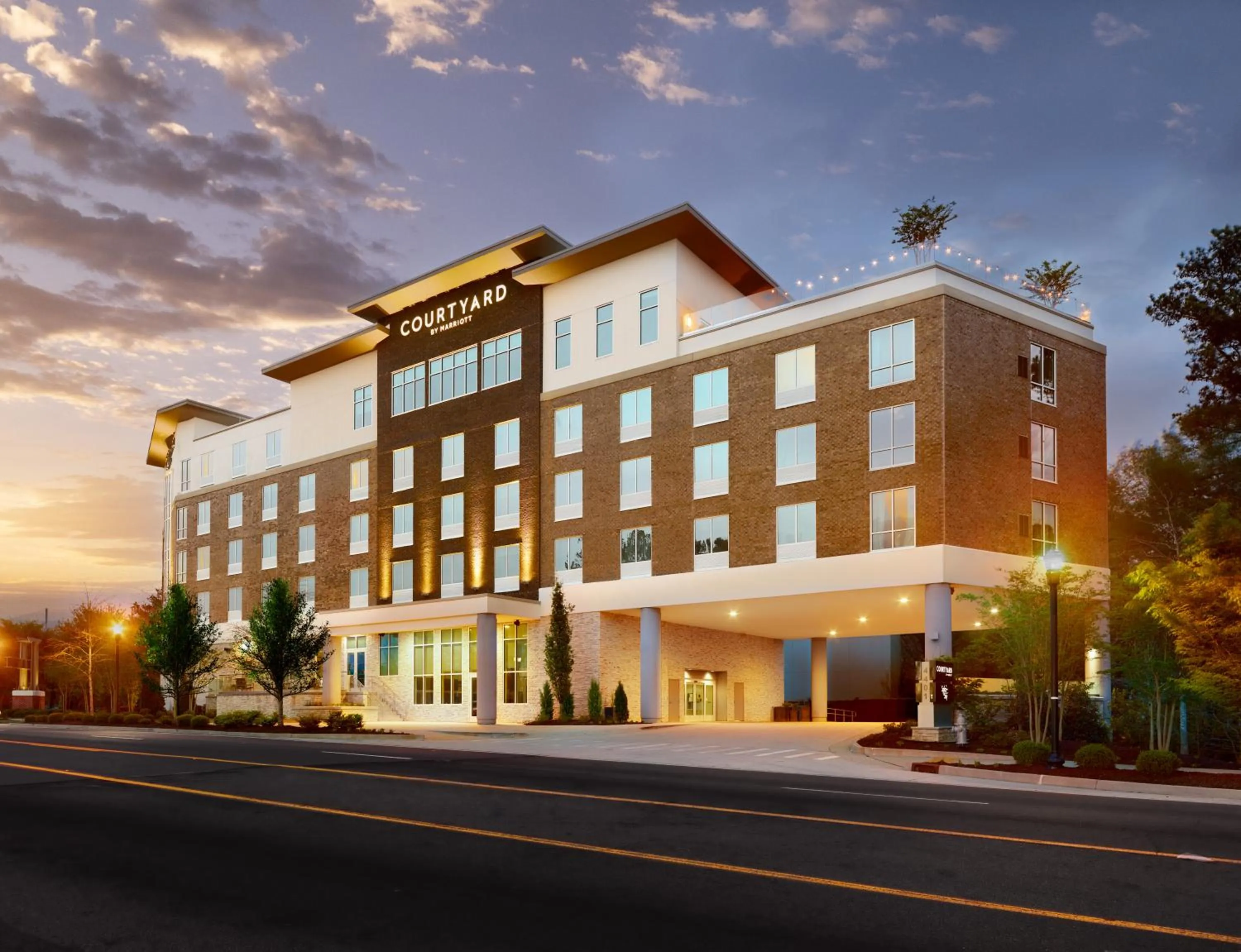 Property building in Holiday Inn & Suites Atlanta Perimeter Dunwoody, an IHG Hotel