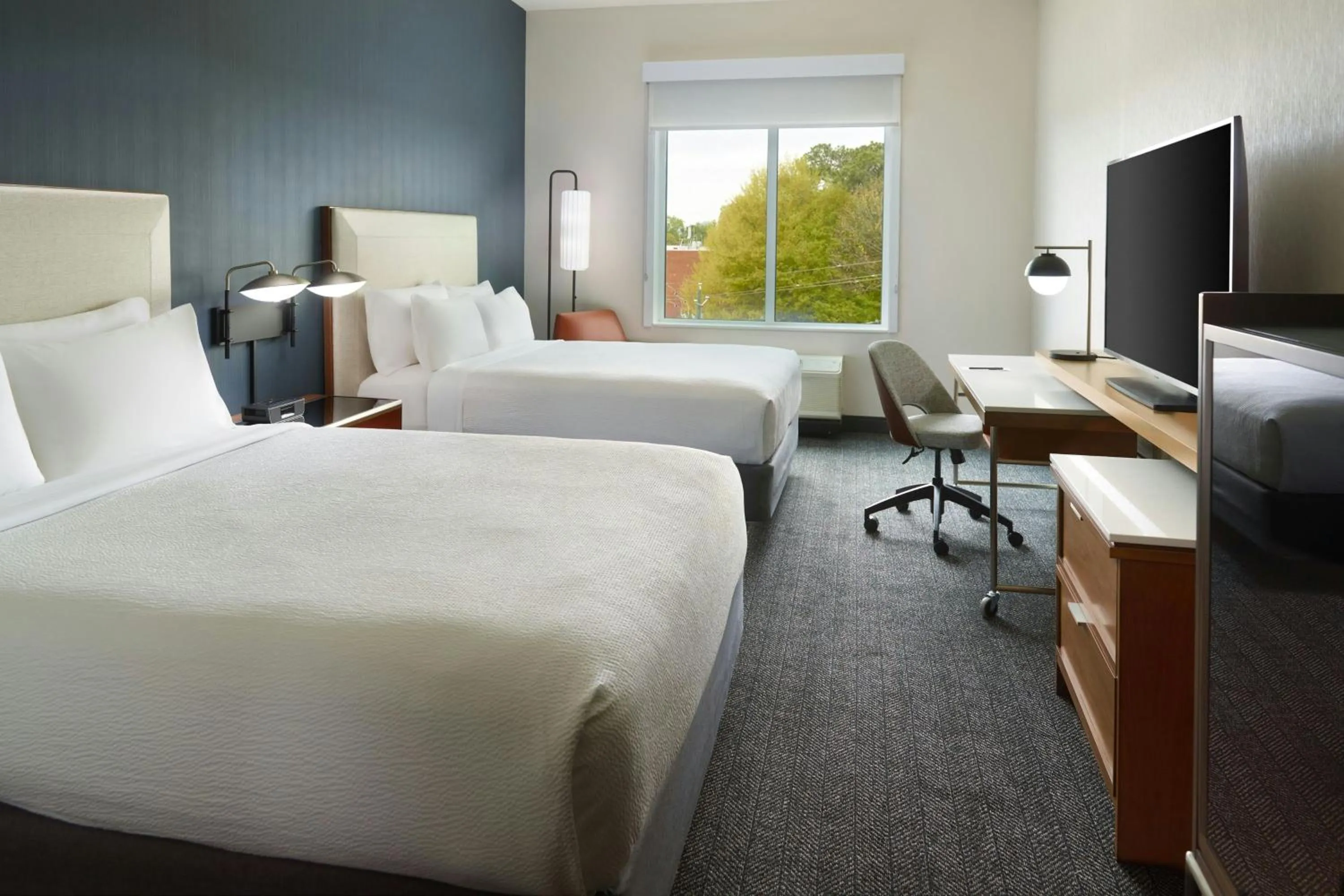 Photo of the whole room, Bed in Courtyard by Marriott Atlanta Dunwoody
