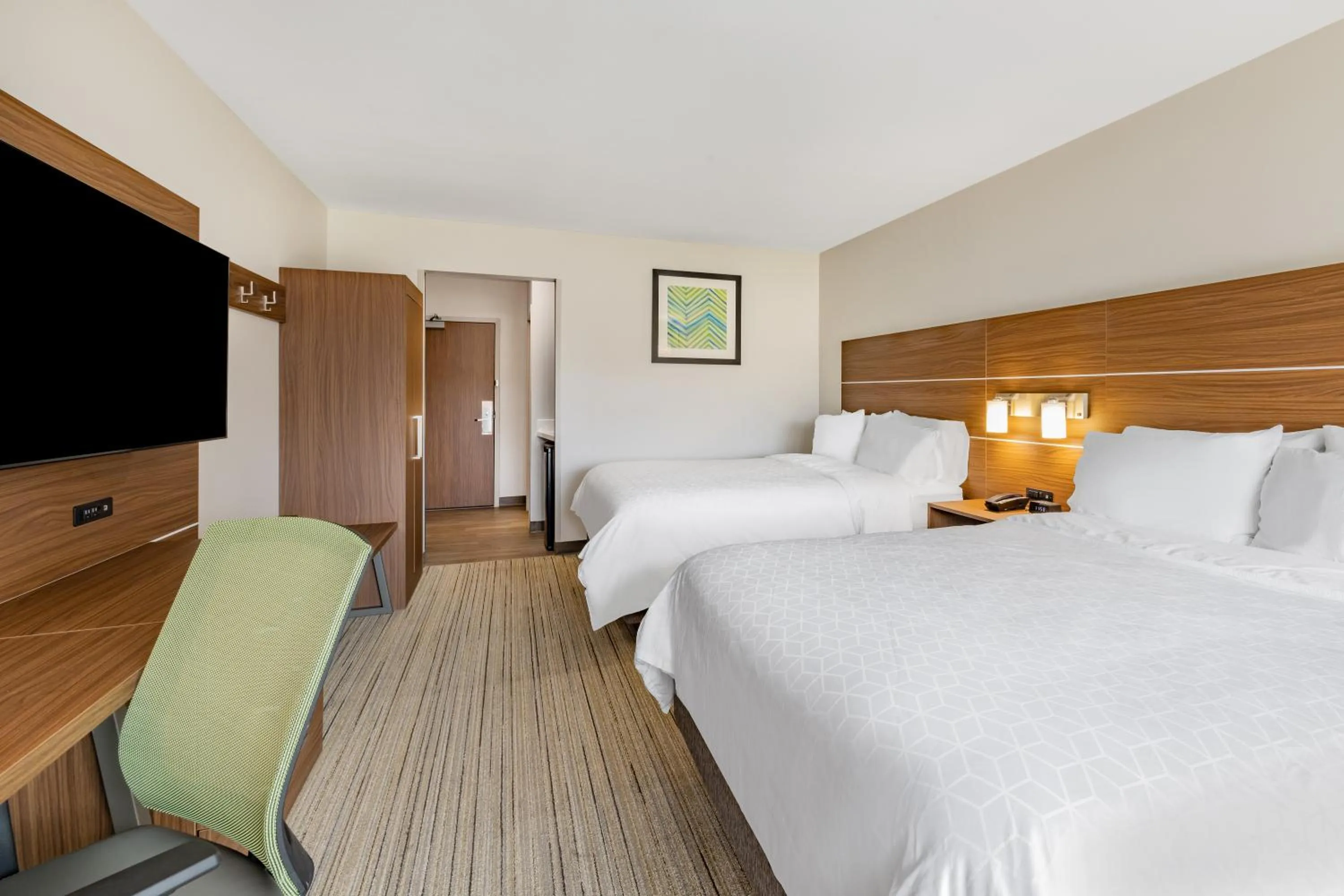 Bed in Holiday Inn Express & Suites - Lincoln Downtown by IHG