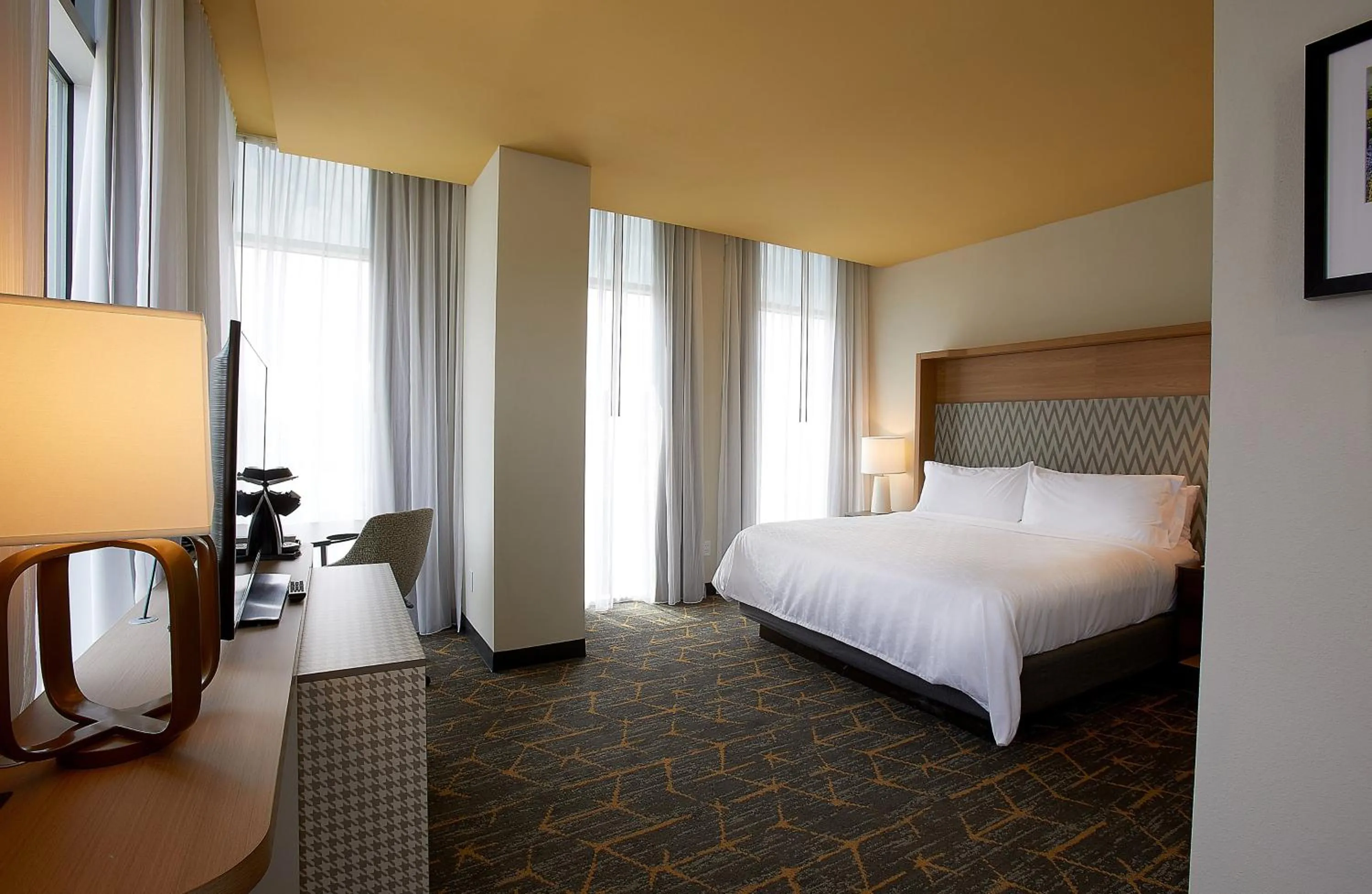 Photo of the whole room, Bed in Holiday Inn Louisville Downtown by IHG