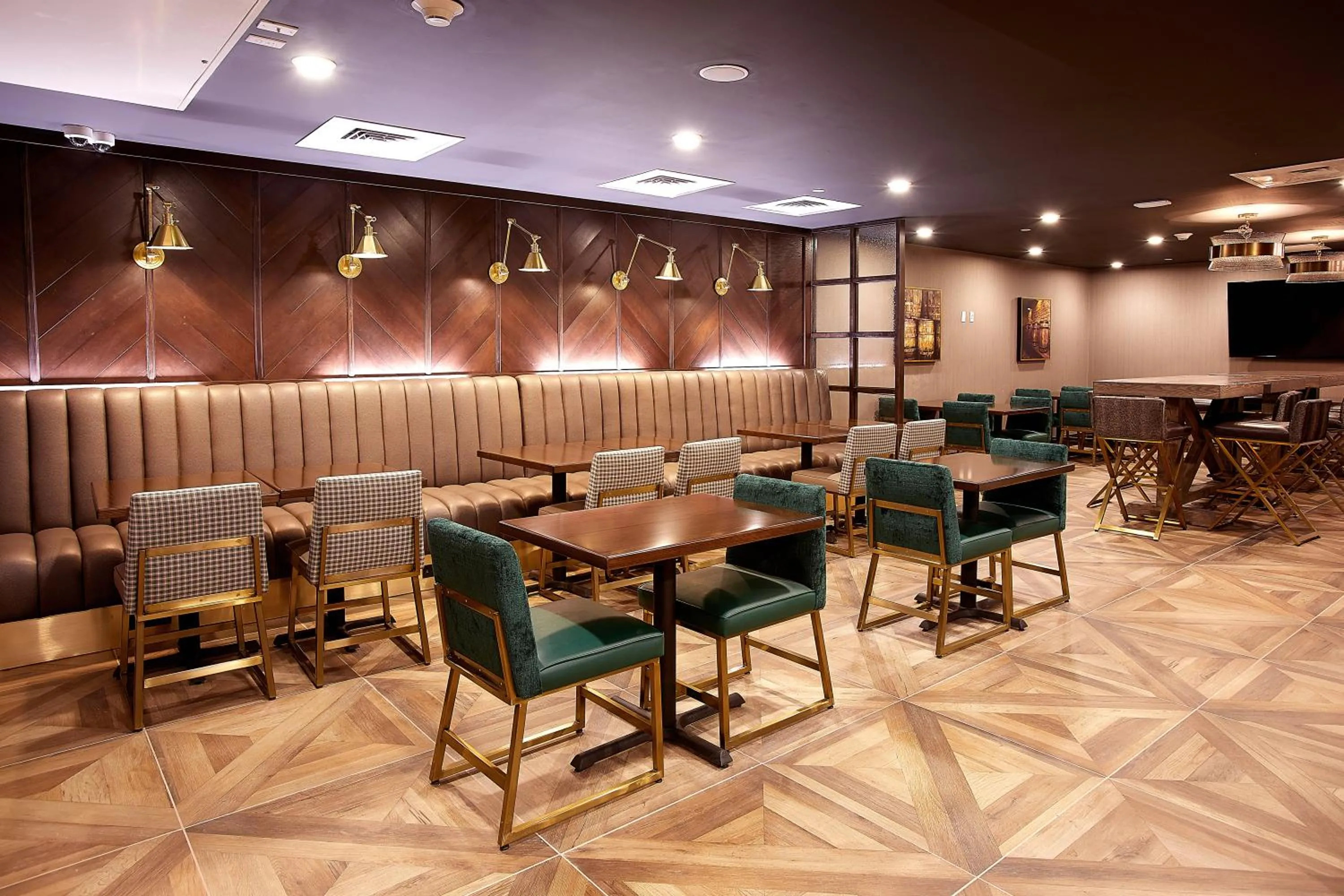 Restaurant/places to eat in Holiday Inn Louisville Downtown by IHG