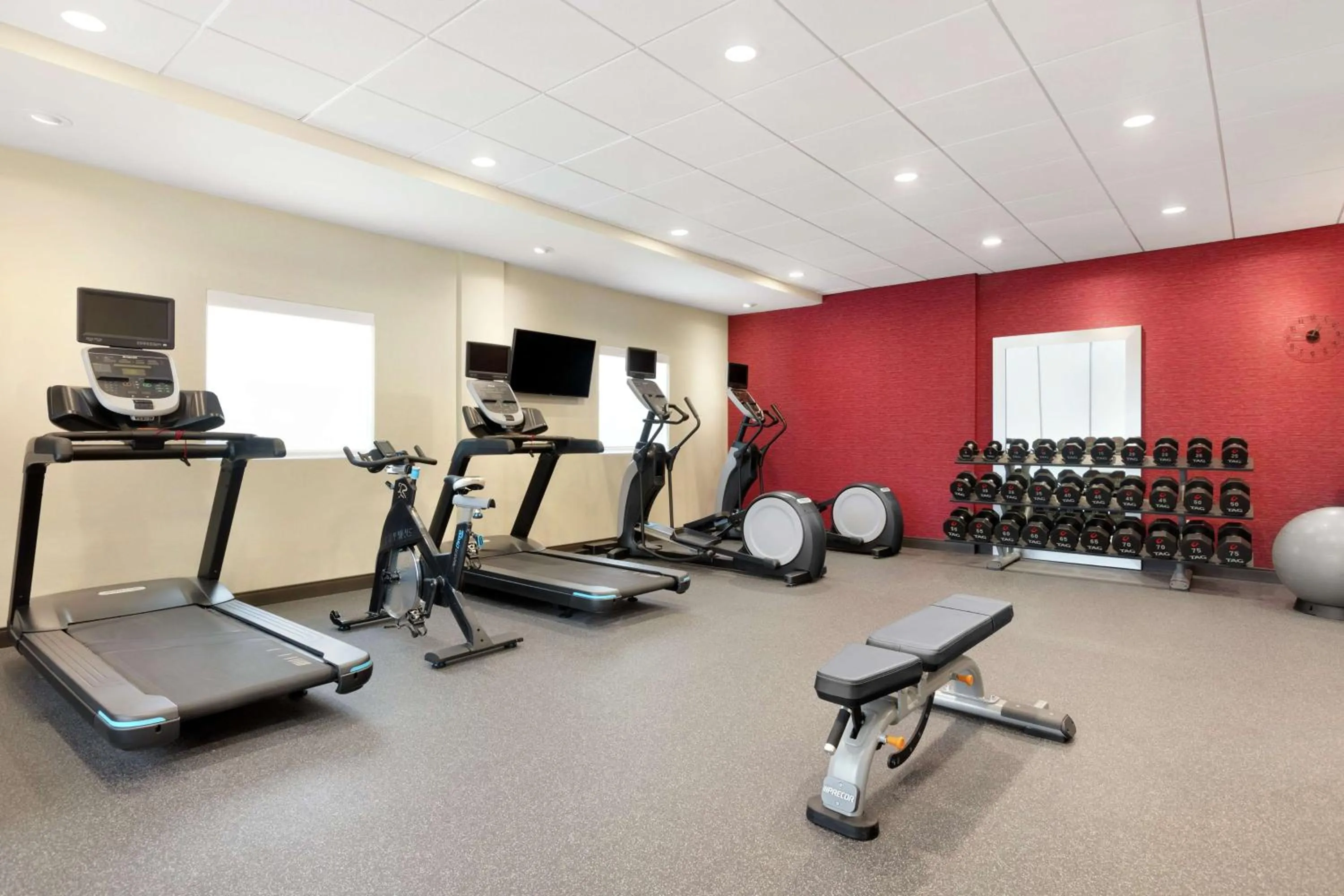 Fitness centre/facilities in Home2 Suites by Hilton New Brunswick, NJ