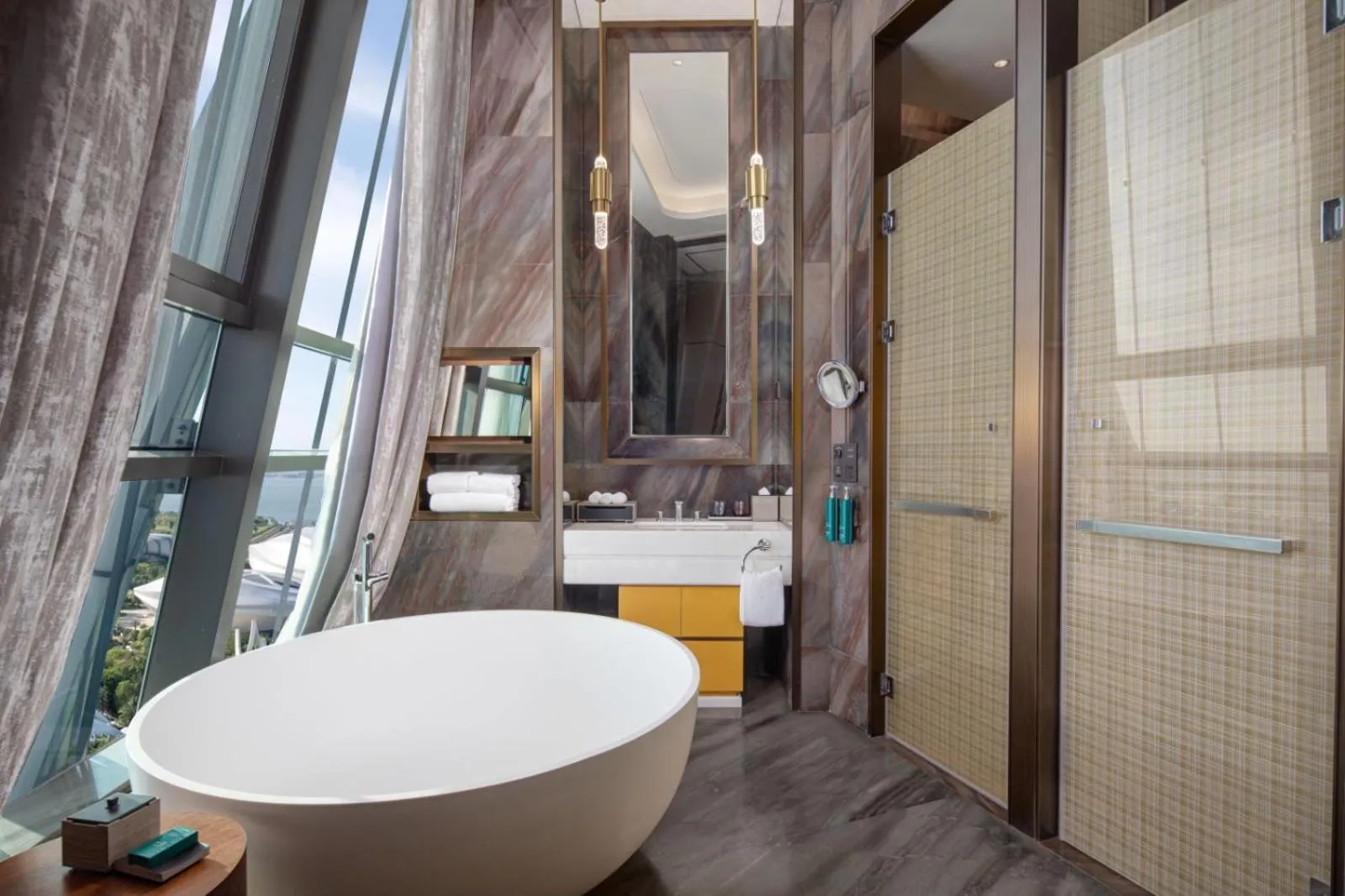 Bathroom in Hilton Hainan Ocean Flower Island