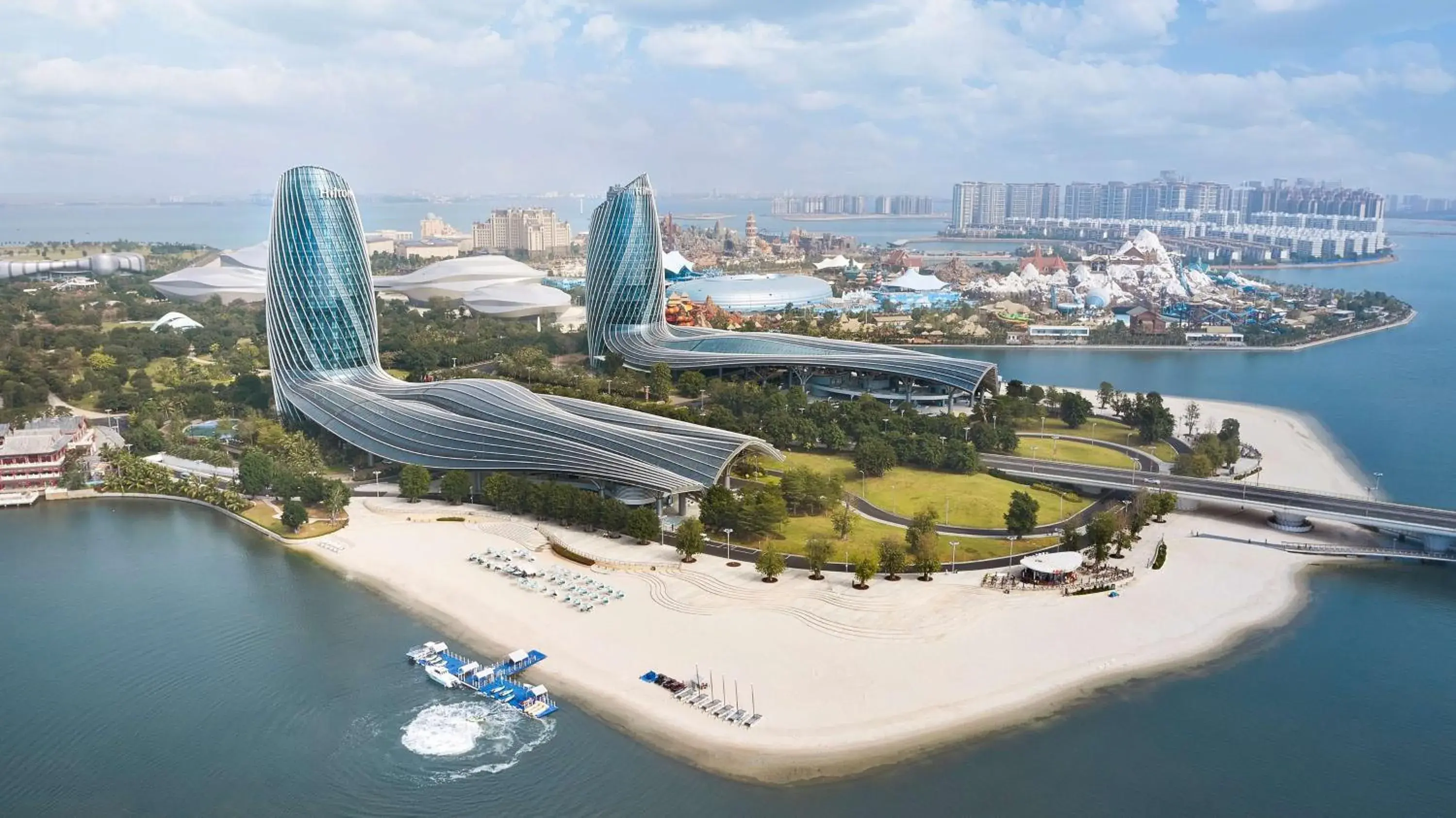 Property building in Hilton Hainan Ocean Flower Island Property building in Hilton Hainan Ocean Flower Island