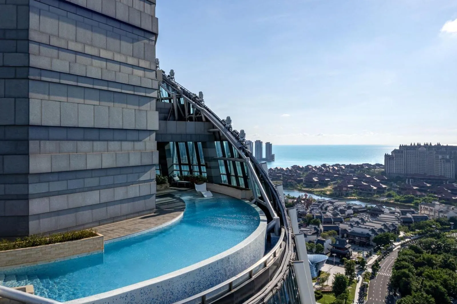 Pool view in Hilton Hainan Ocean Flower Island