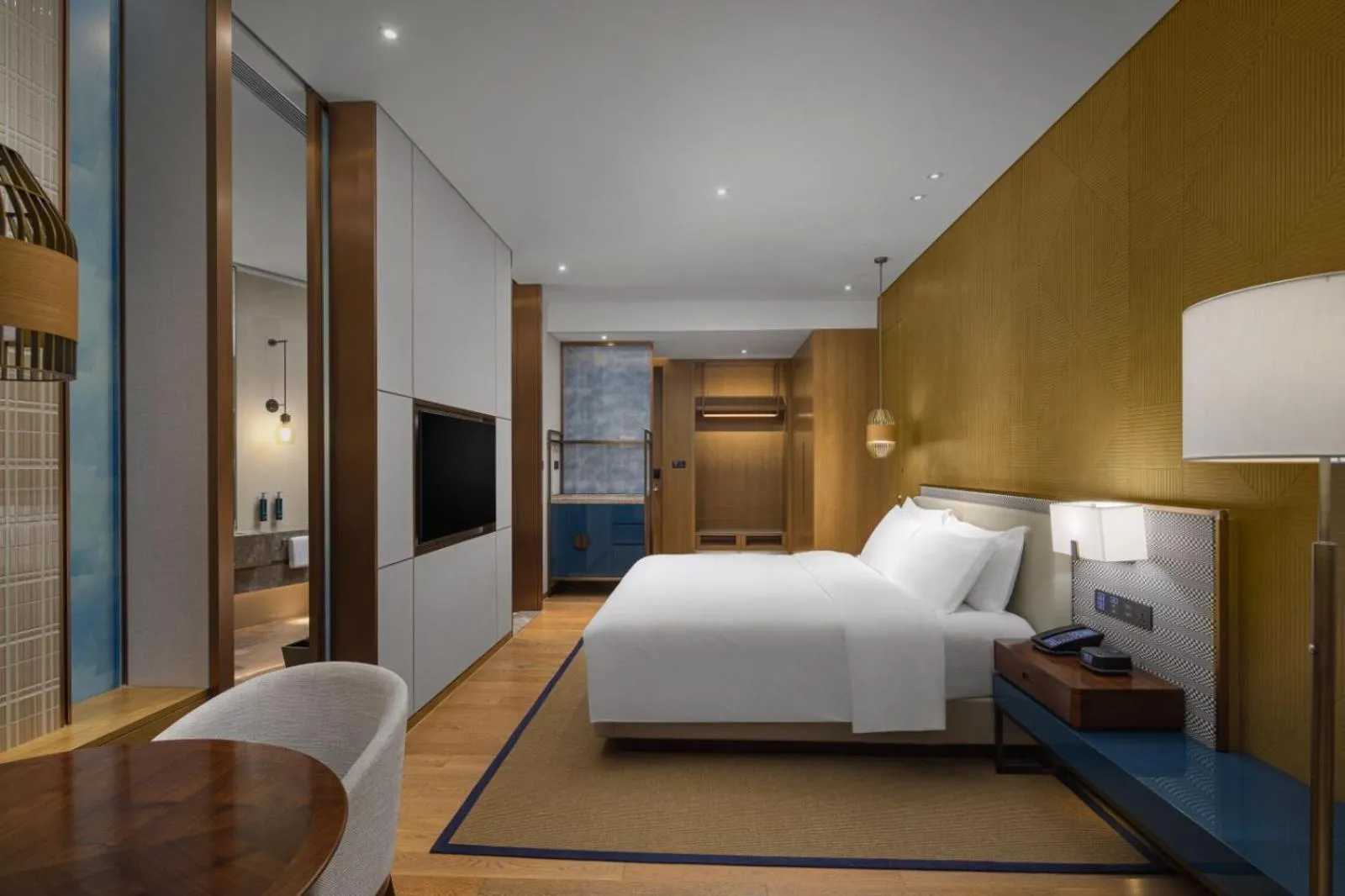 Bed in Hilton Hainan Ocean Flower Island