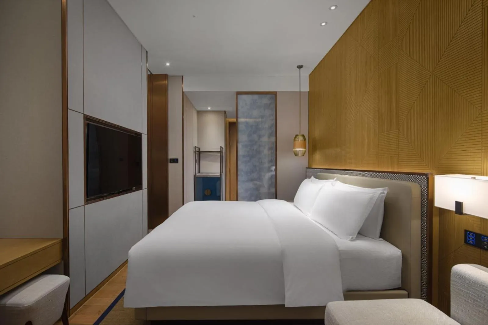 Bed in Hilton Hainan Ocean Flower Island