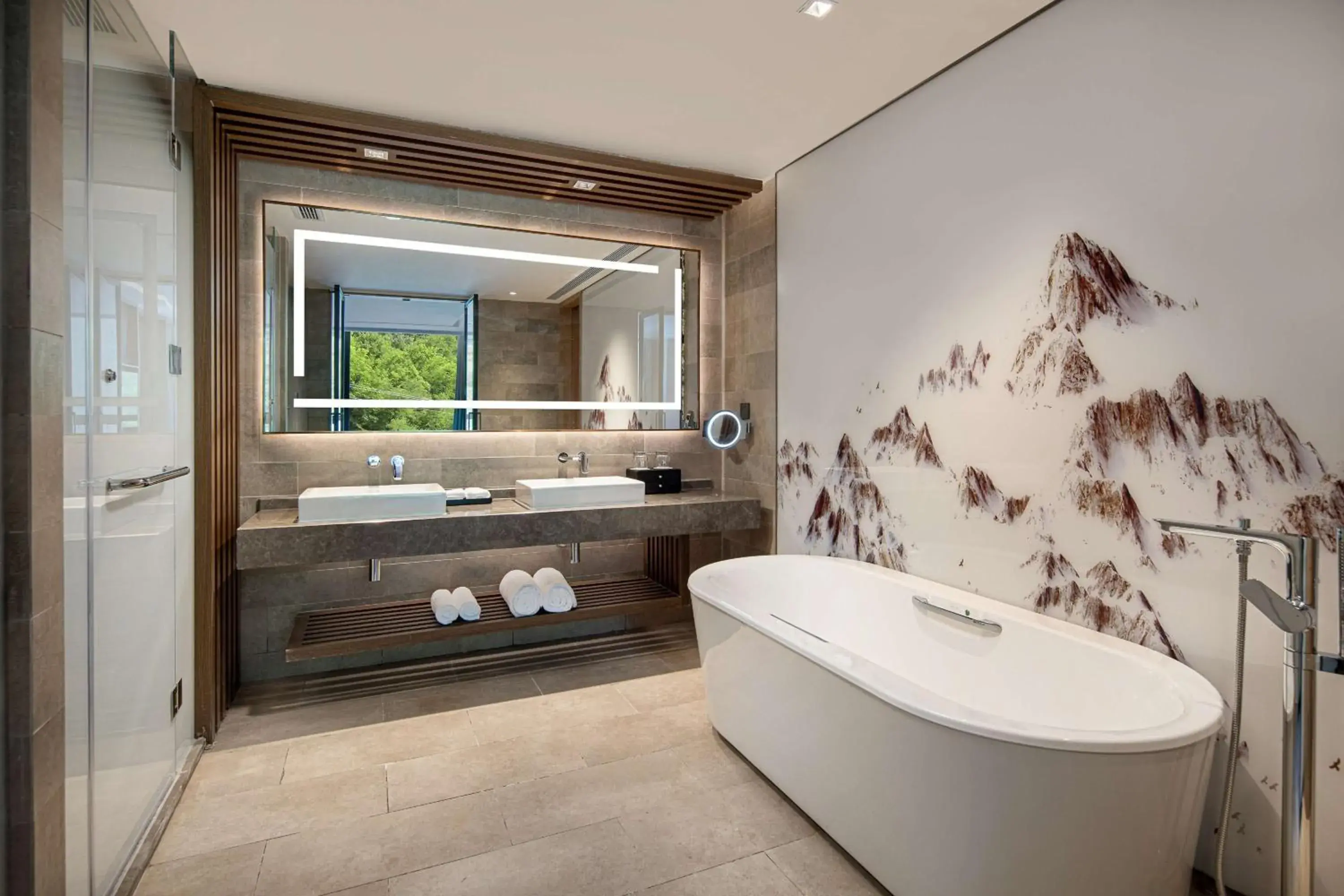 Bathroom in Hilton Garden Inn Jiuzhaigou Bathroom in Hilton Garden Inn Jiuzhaigou