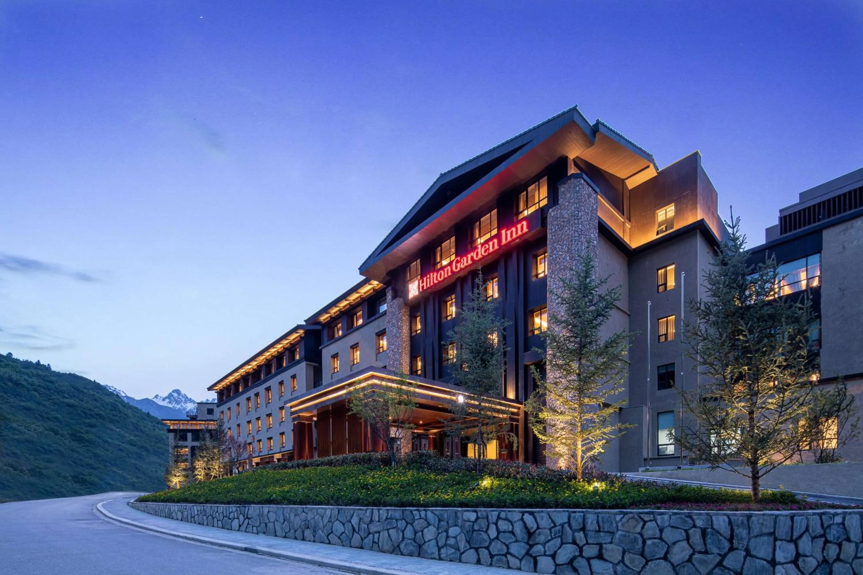 Property building in Hilton Garden Inn Jiuzhaigou