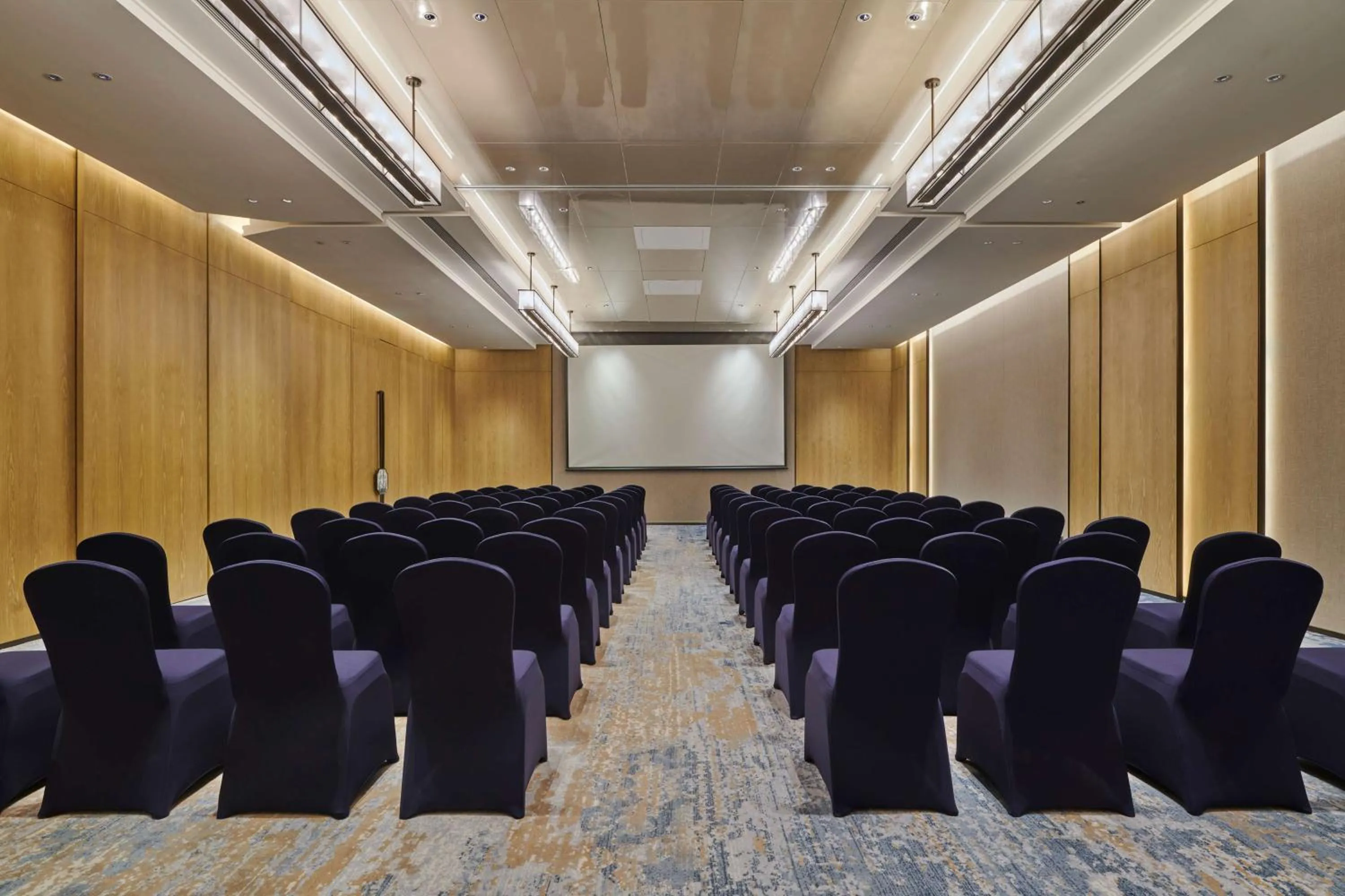 Meeting/conference room in DoubleTree by Hilton Shenzhen Airport