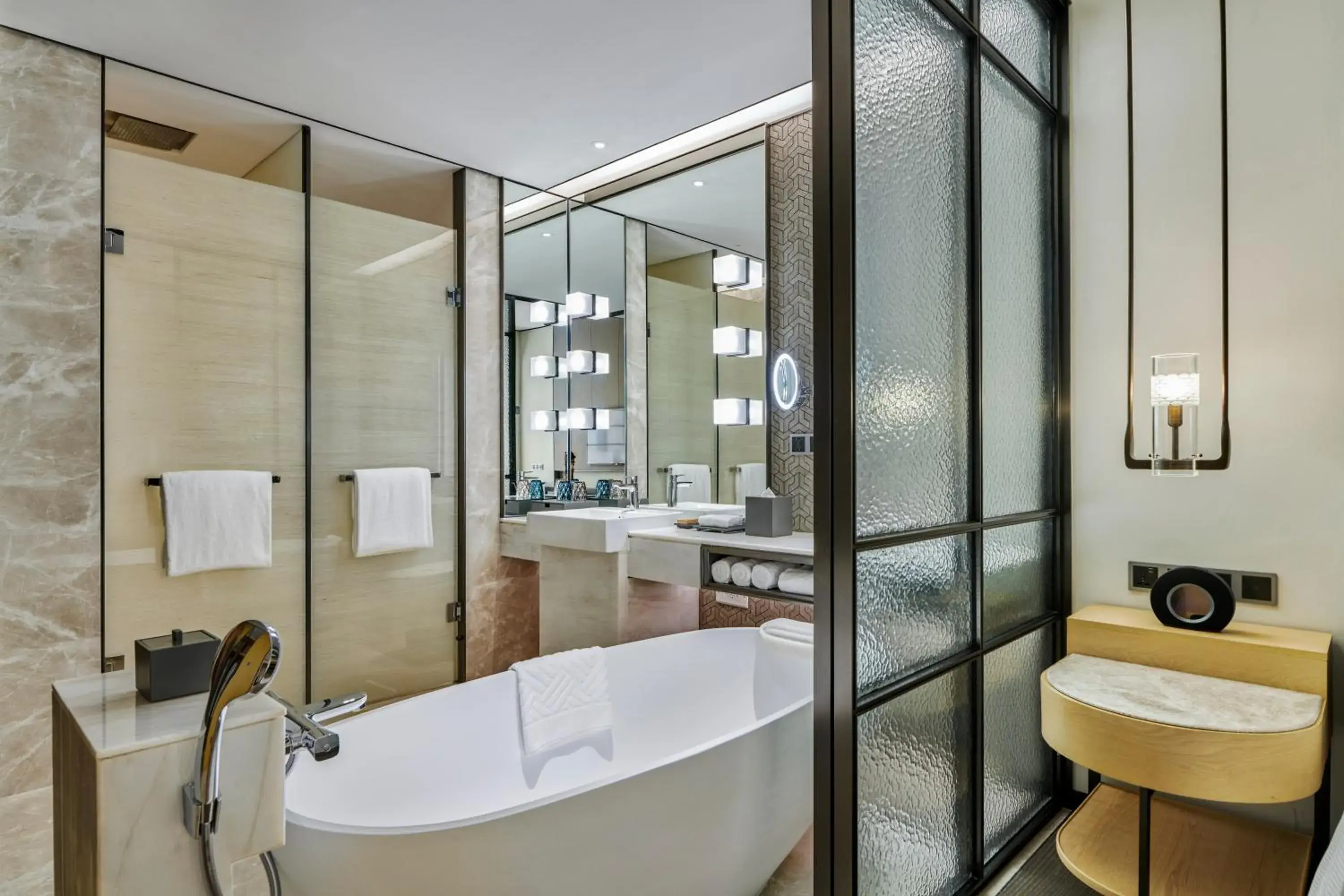 Hot Tub, Bathroom in DoubleTree by Hilton Shenzhen Airport 