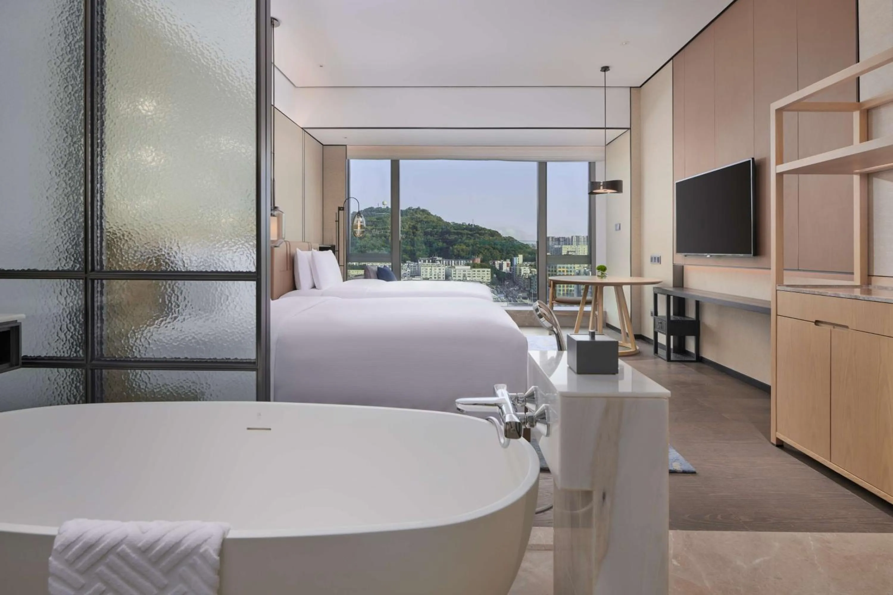 TV and multimedia in DoubleTree by Hilton Shenzhen Airport