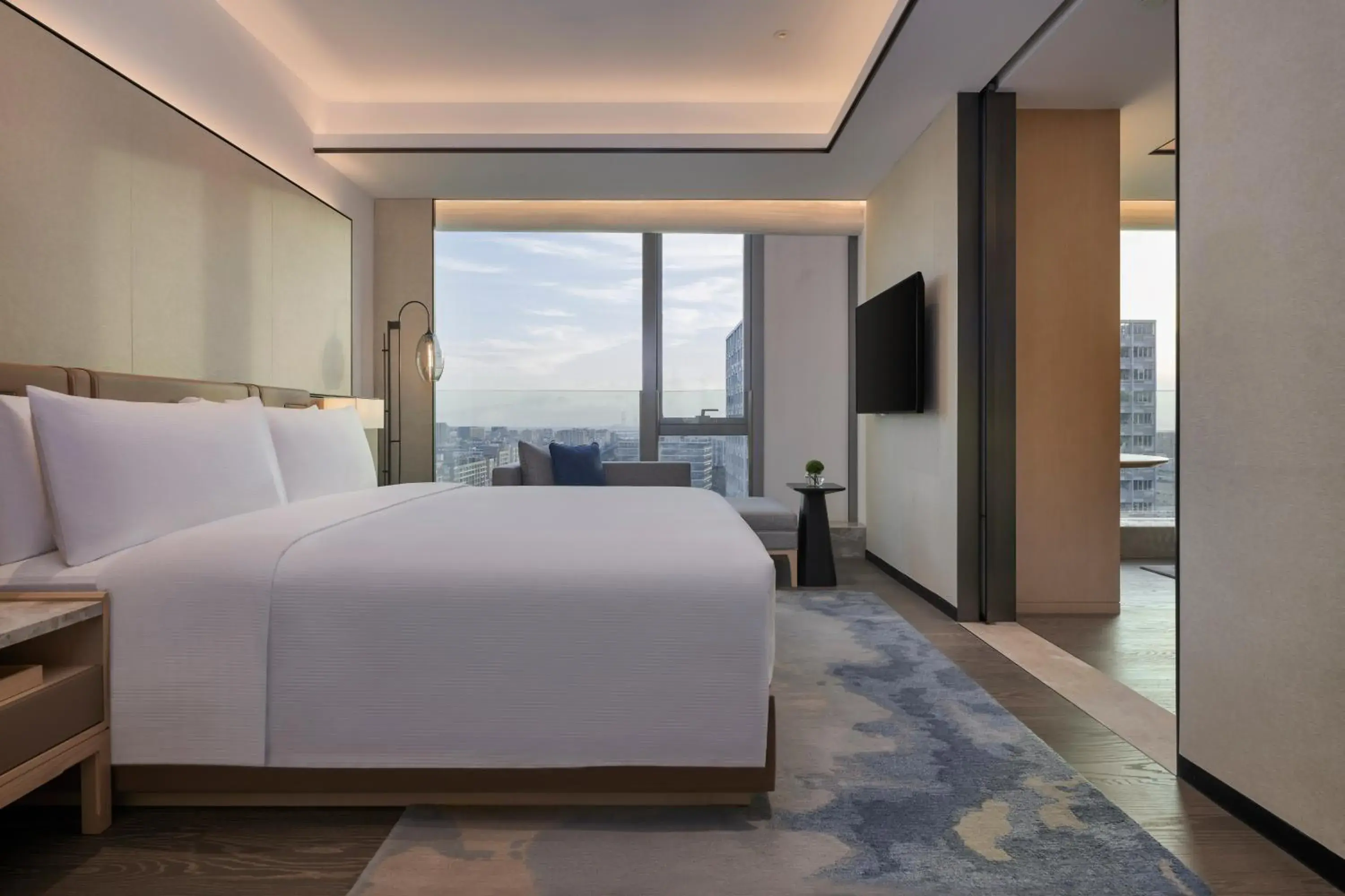 Bedroom in DoubleTree by Hilton Shenzhen Airport 