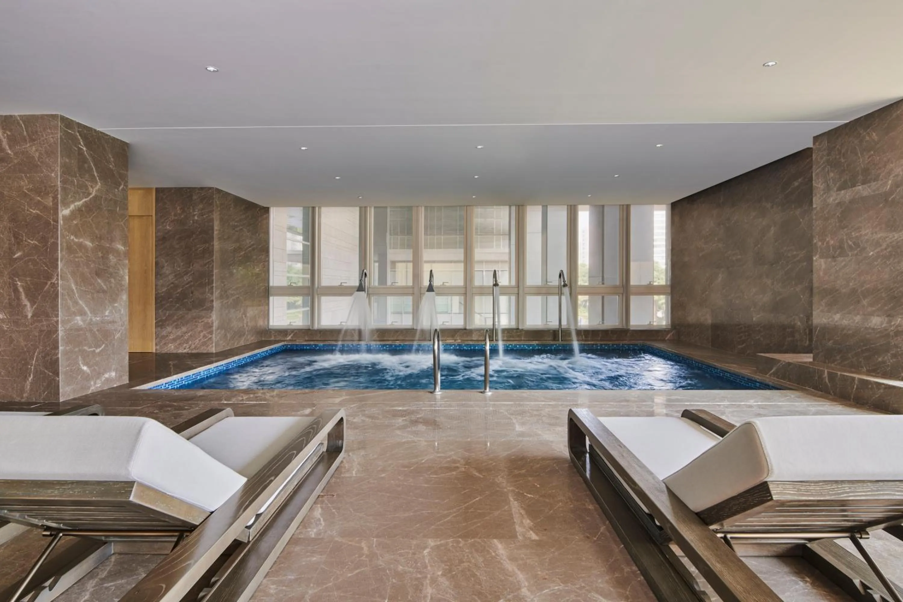 Swimming pool in DoubleTree by Hilton Shenzhen Airport