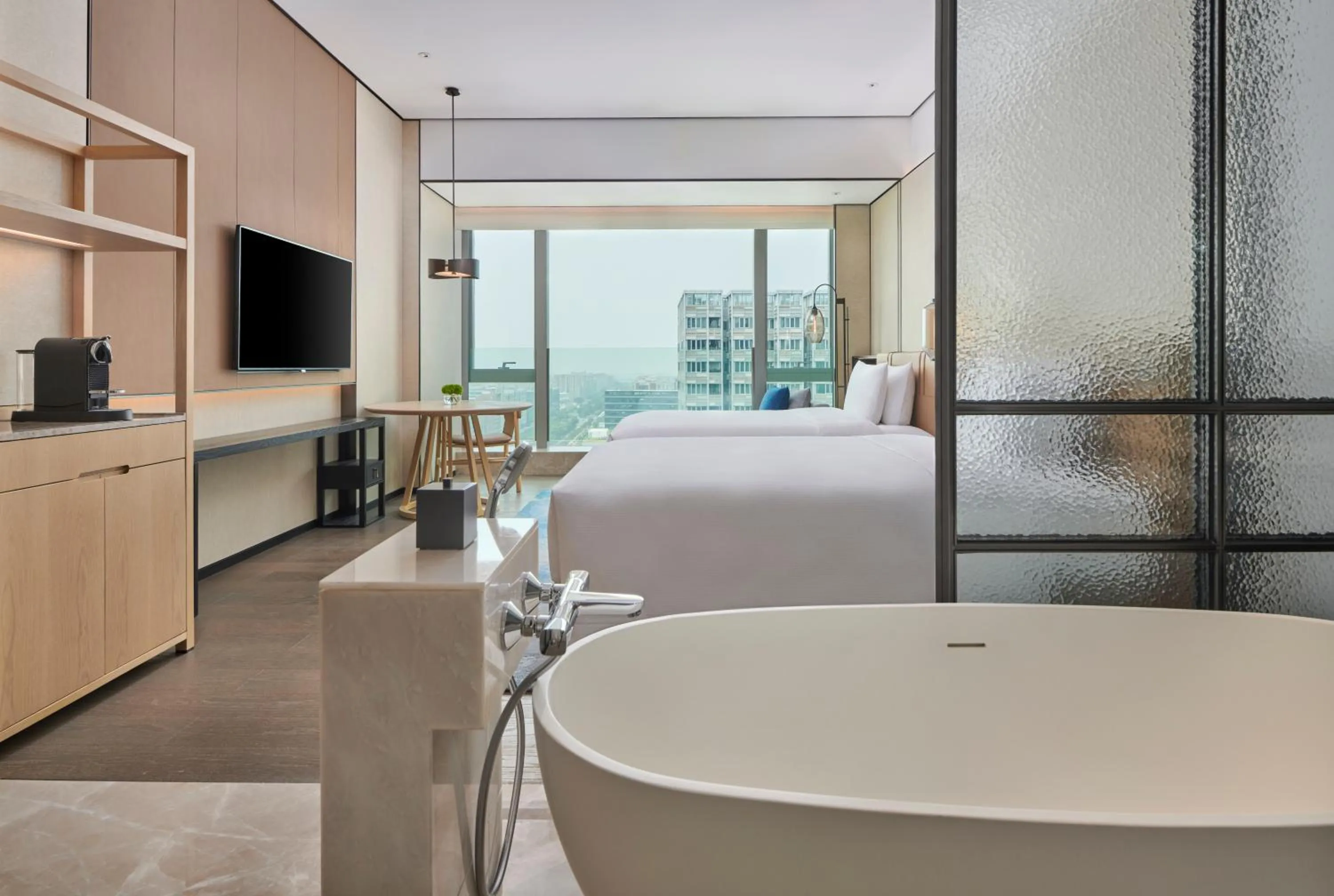 Bed in DoubleTree by Hilton Shenzhen Airport