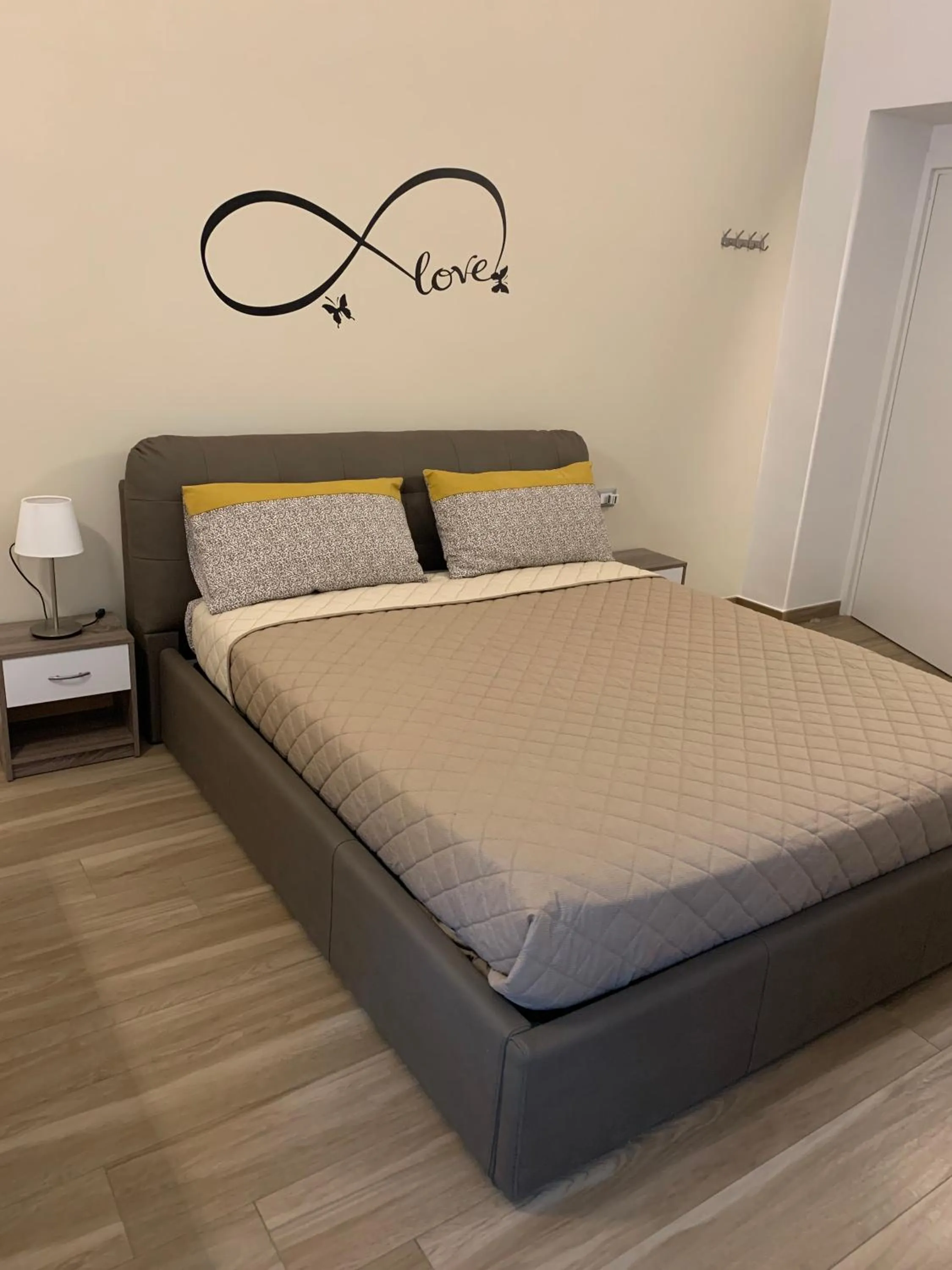 Bed in B&B Piano Romano -con parcheggio privato gratuito-