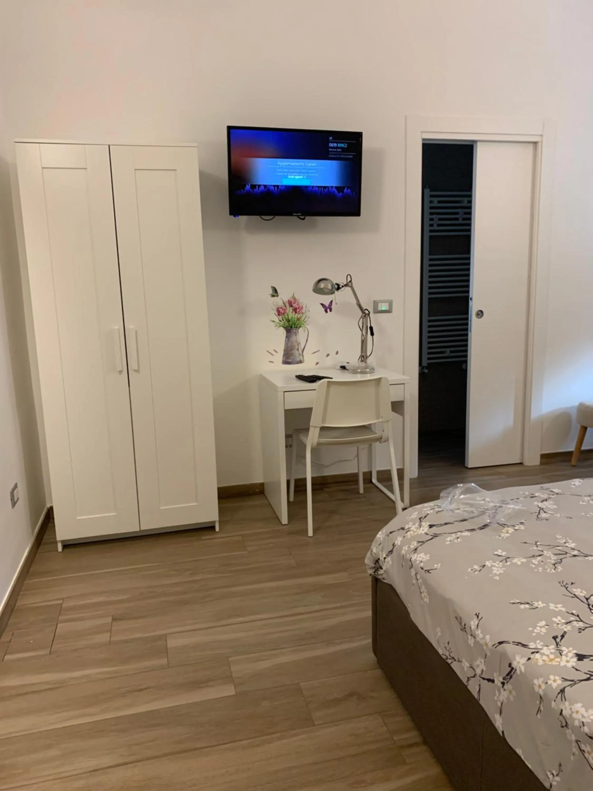 TV and multimedia, Bed in B&B Piano Romano -con parcheggio privato gratuito-