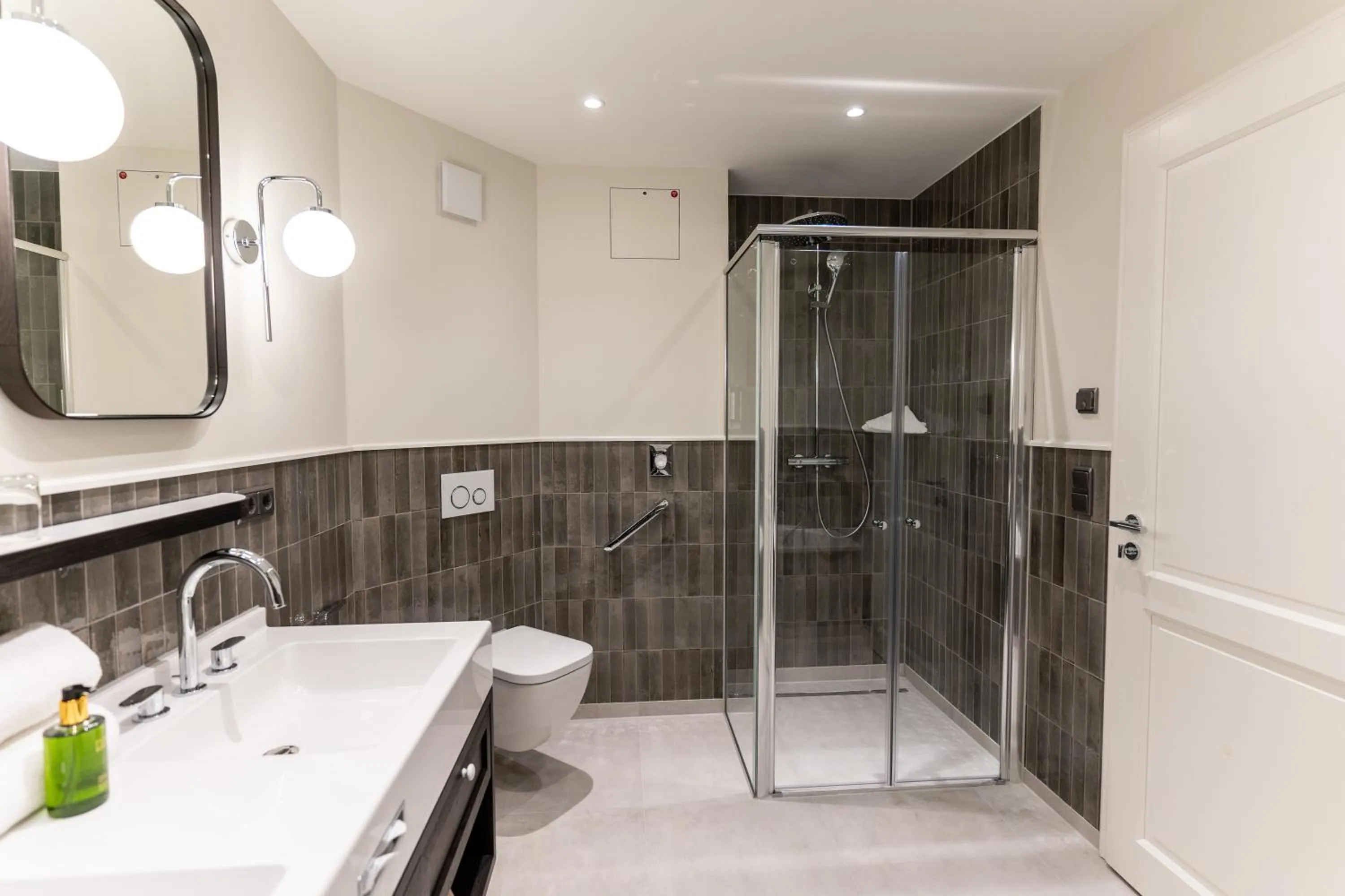 Shower in Hotel Strandperle