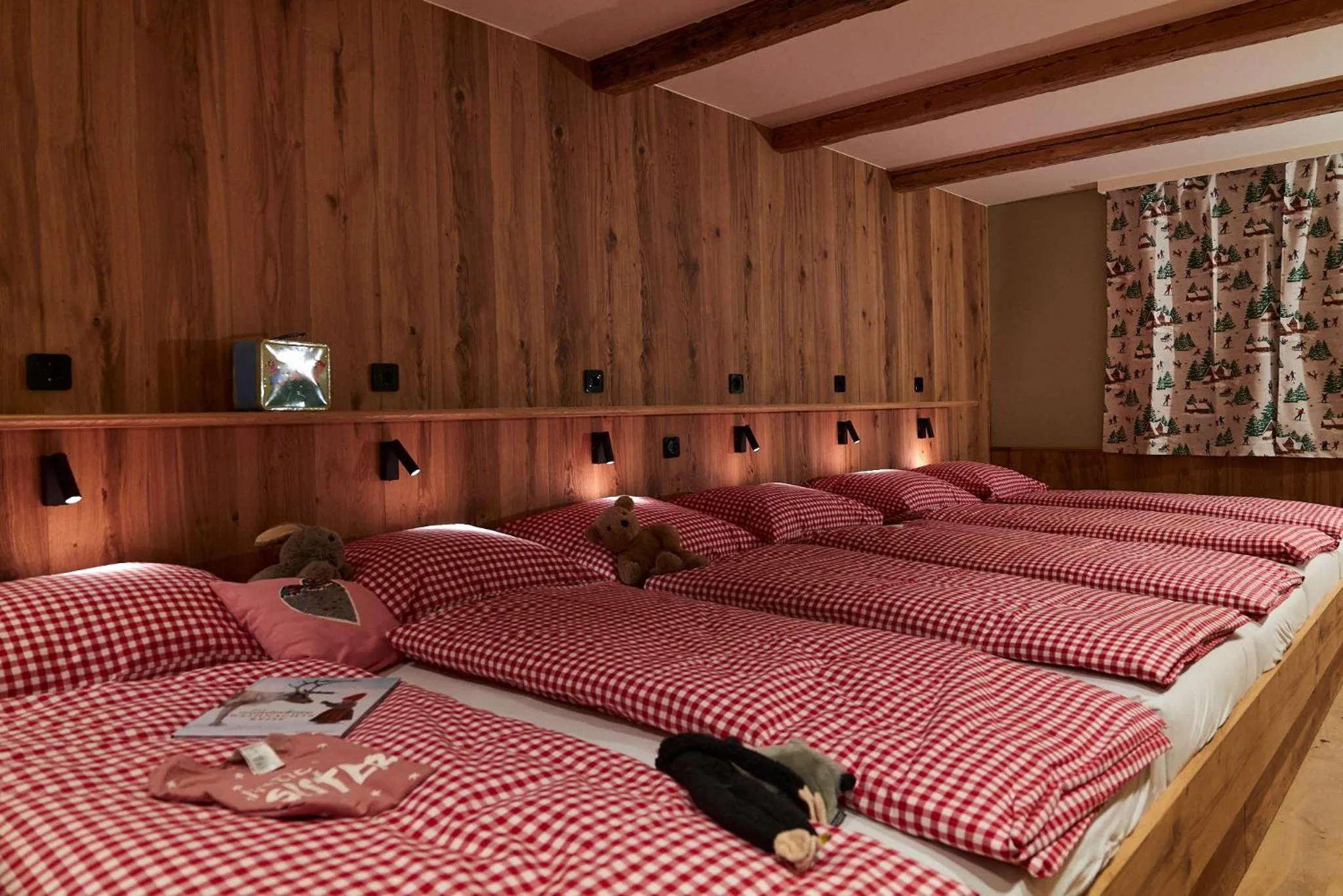 Photo of the whole room, Bed in Berghaus Schröcken - Hotel Apartments Spa