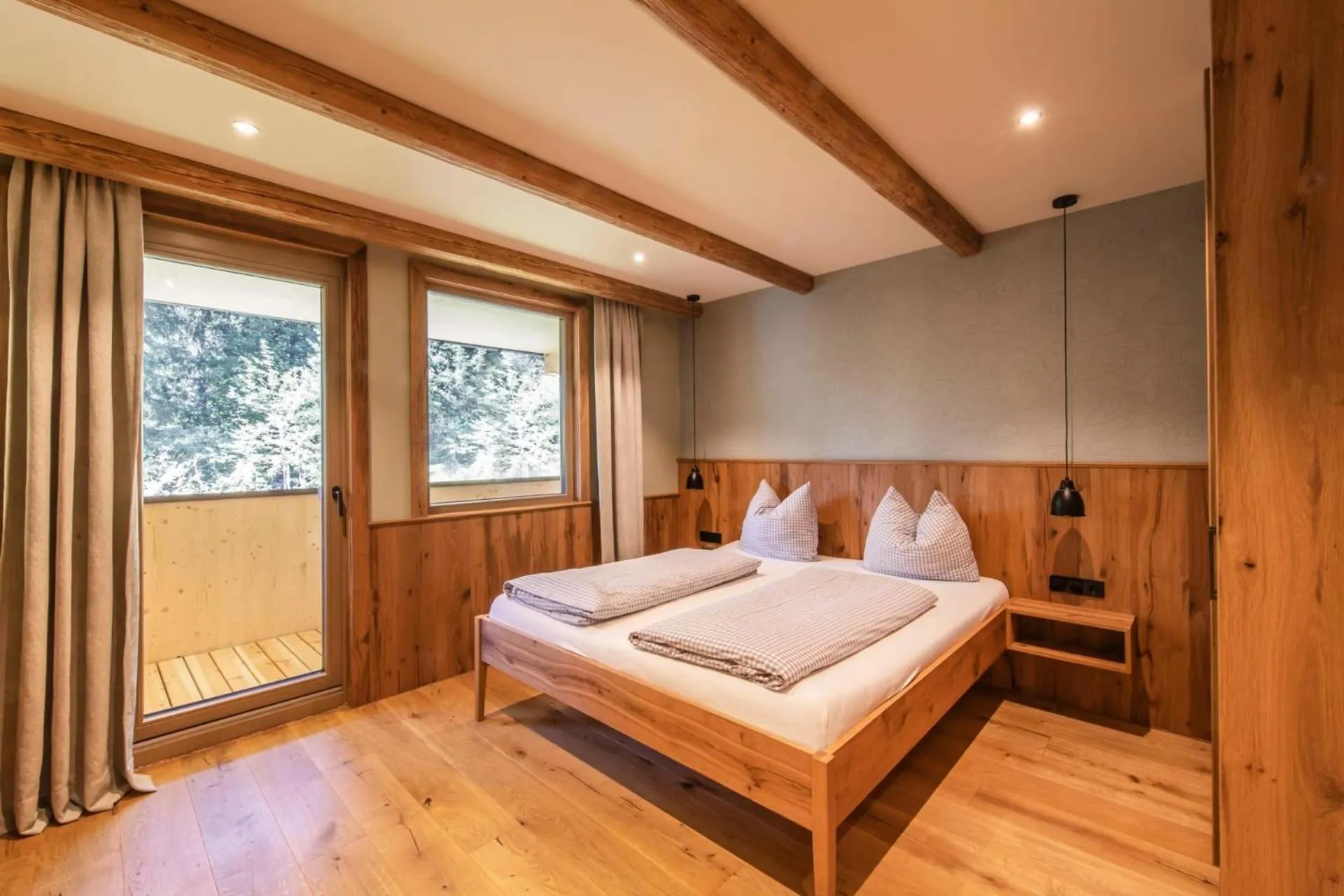 Photo of the whole room, Bed in Berghaus Schröcken - Hotel Apartments Spa