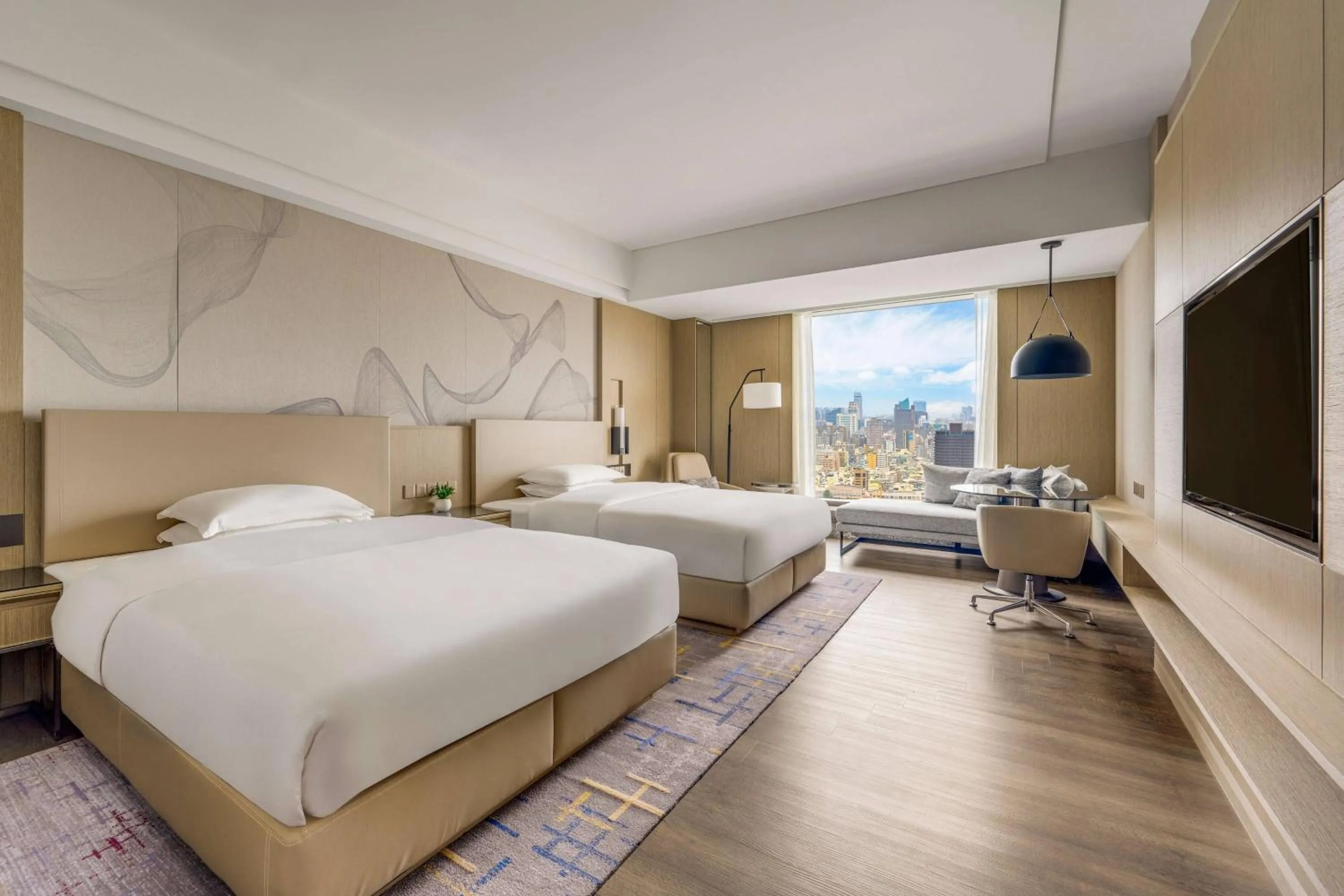 Photo of the whole room, Bed in Kaohsiung Marriott Hotel