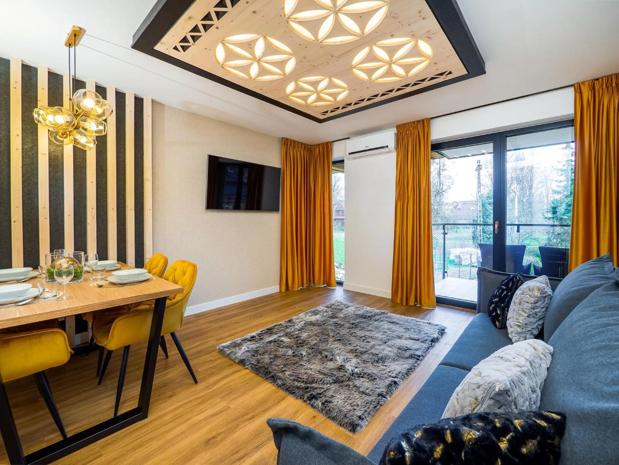 Living room, Bed in Aparthotel Góralski Spa 2