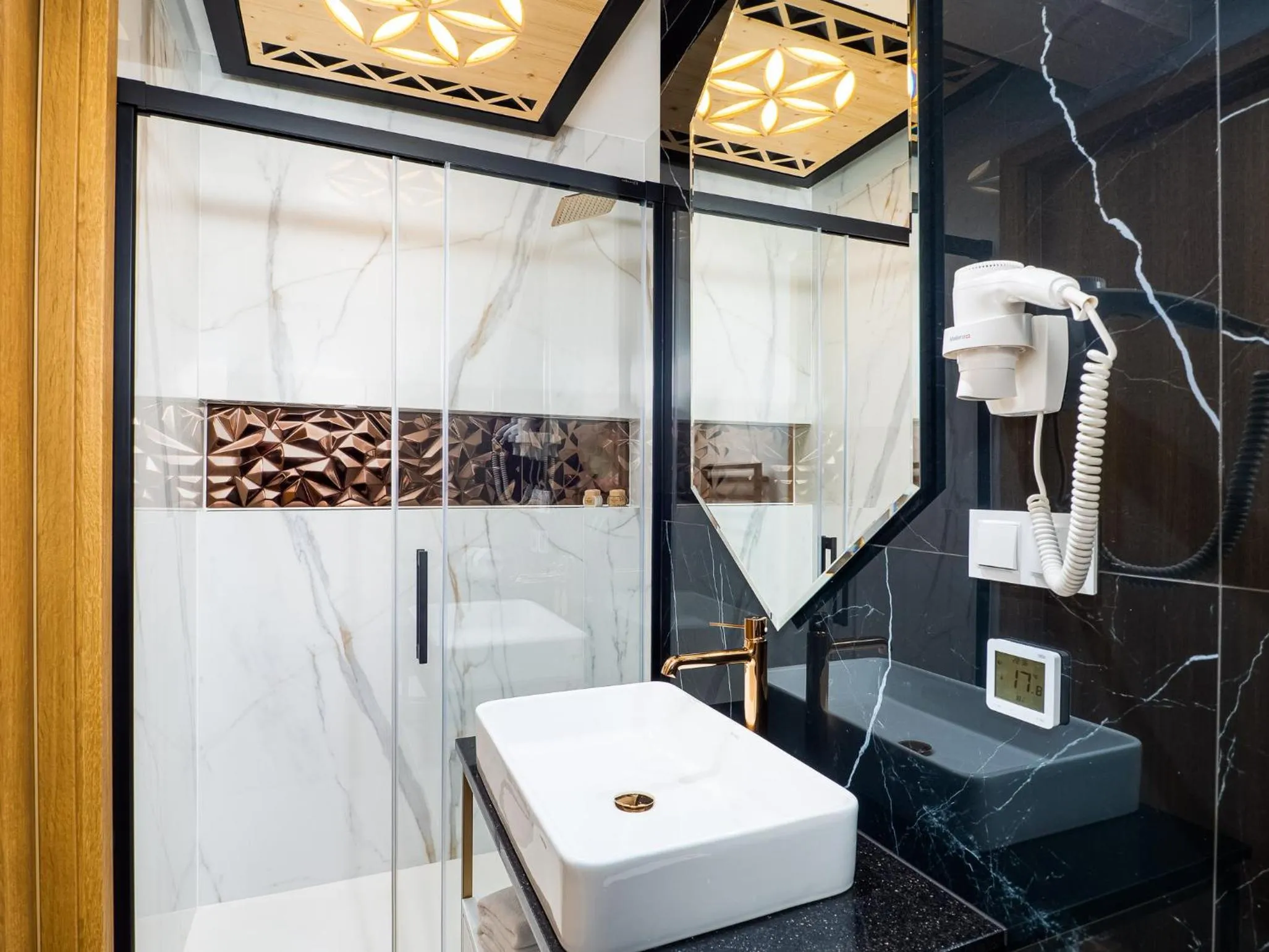 Shower in Aparthotel Góralski Spa 2