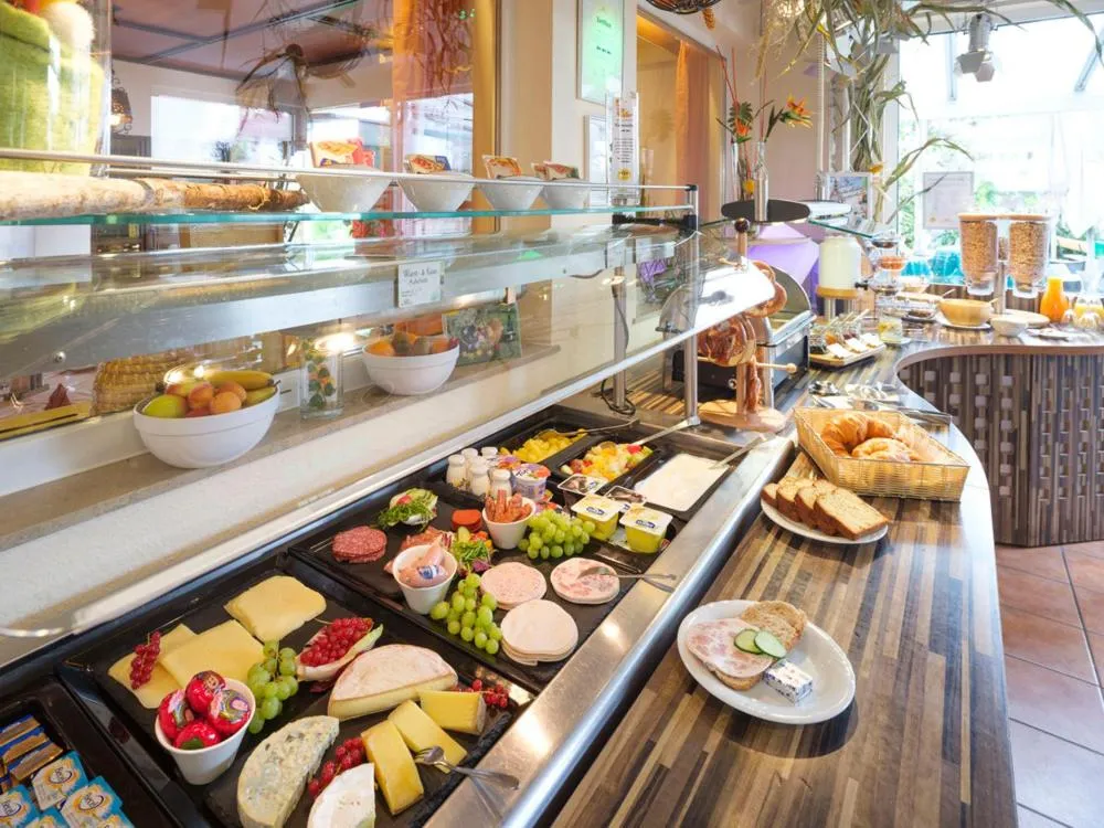 Buffet breakfast in Hotel Berkheimer Hof