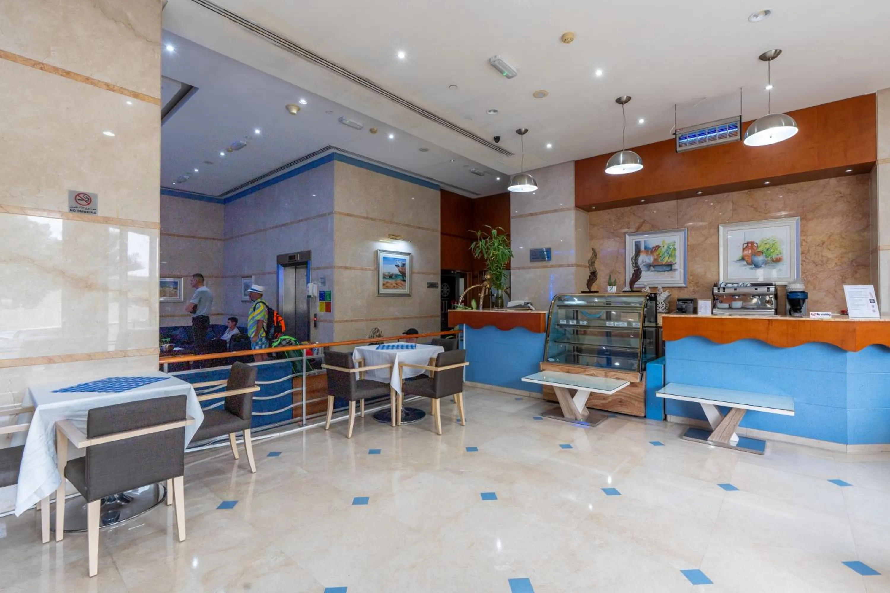 Restaurant/places to eat in Lavender Hotel Sharjah