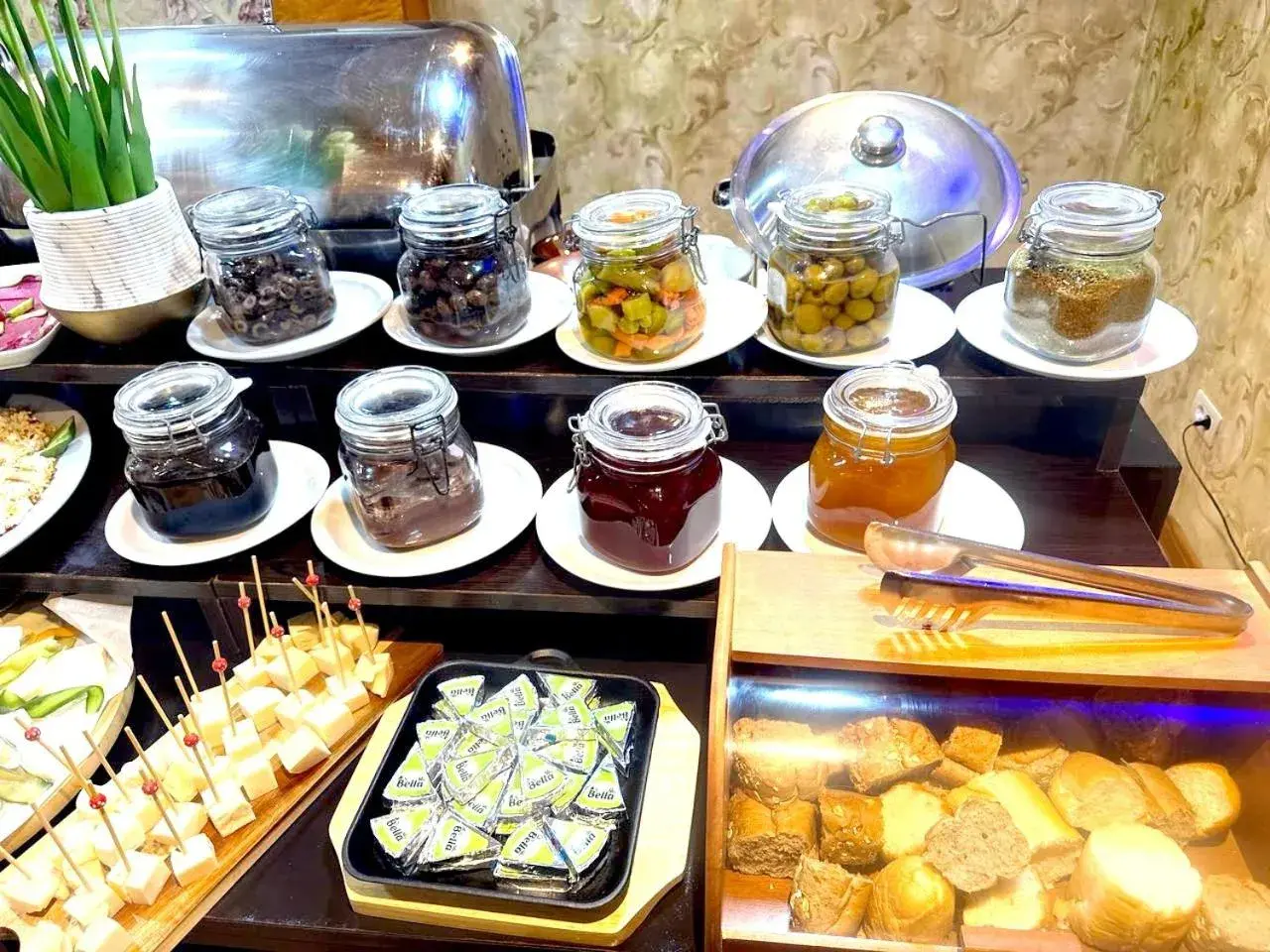 Buffet breakfast in King Suites Hotel Buffet breakfast in King Suites Hotel