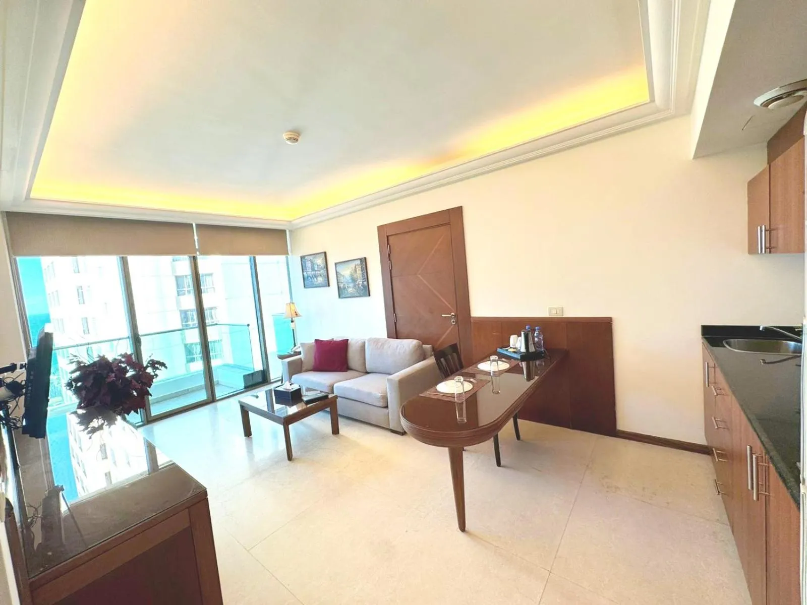 Seating area in King Suites Hotel