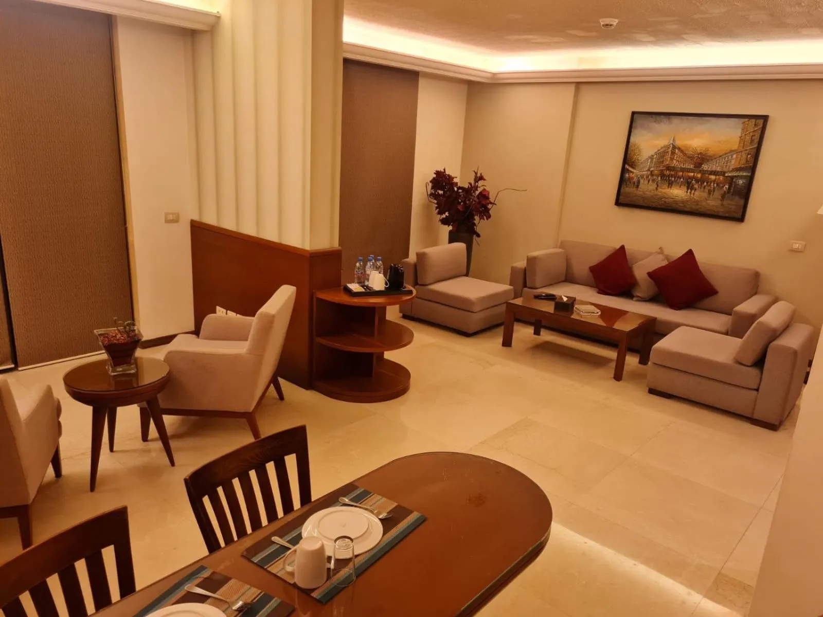 Seating area in King Suites Hotel