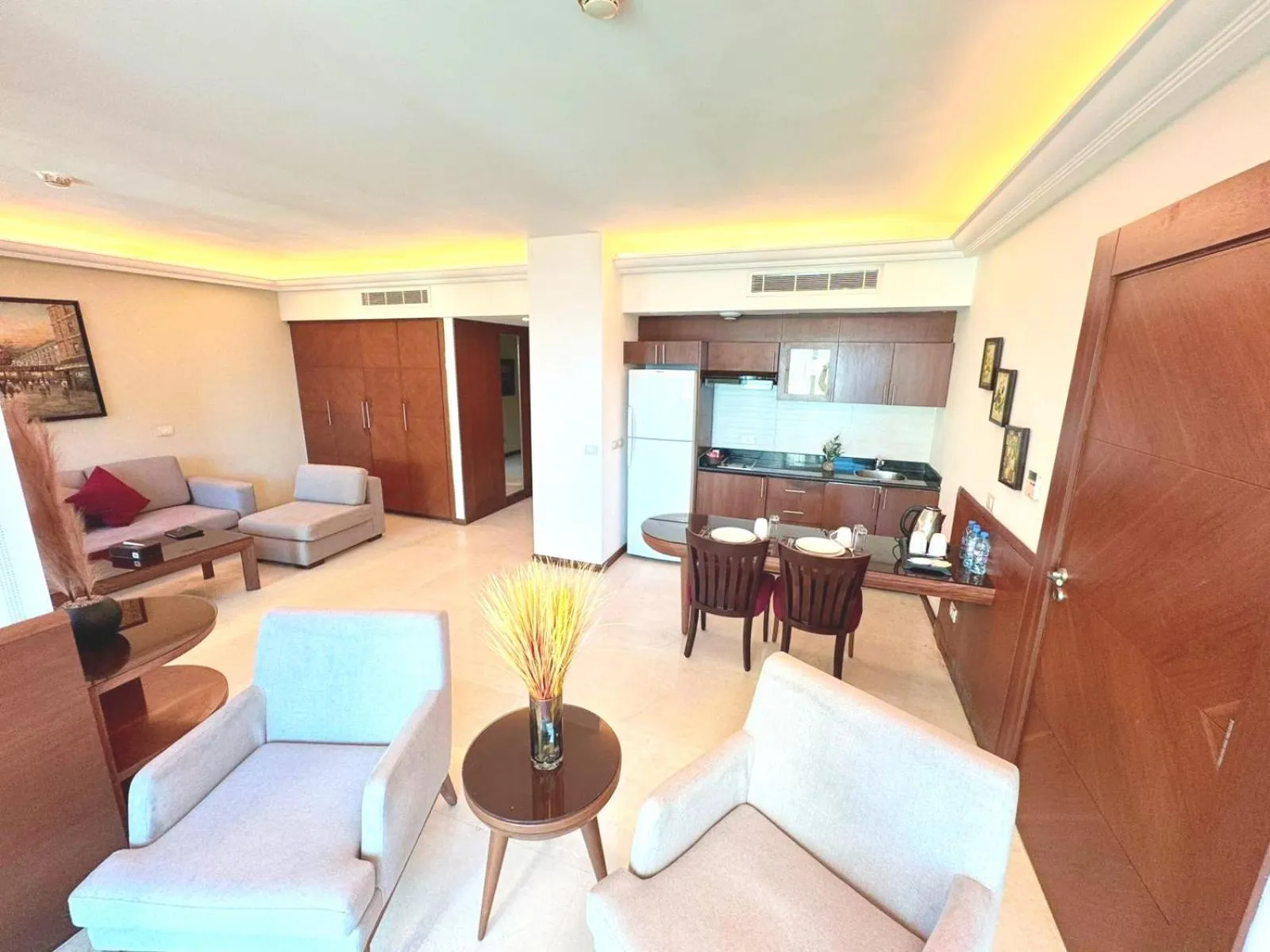 Kitchen or kitchenette in King Suites Hotel