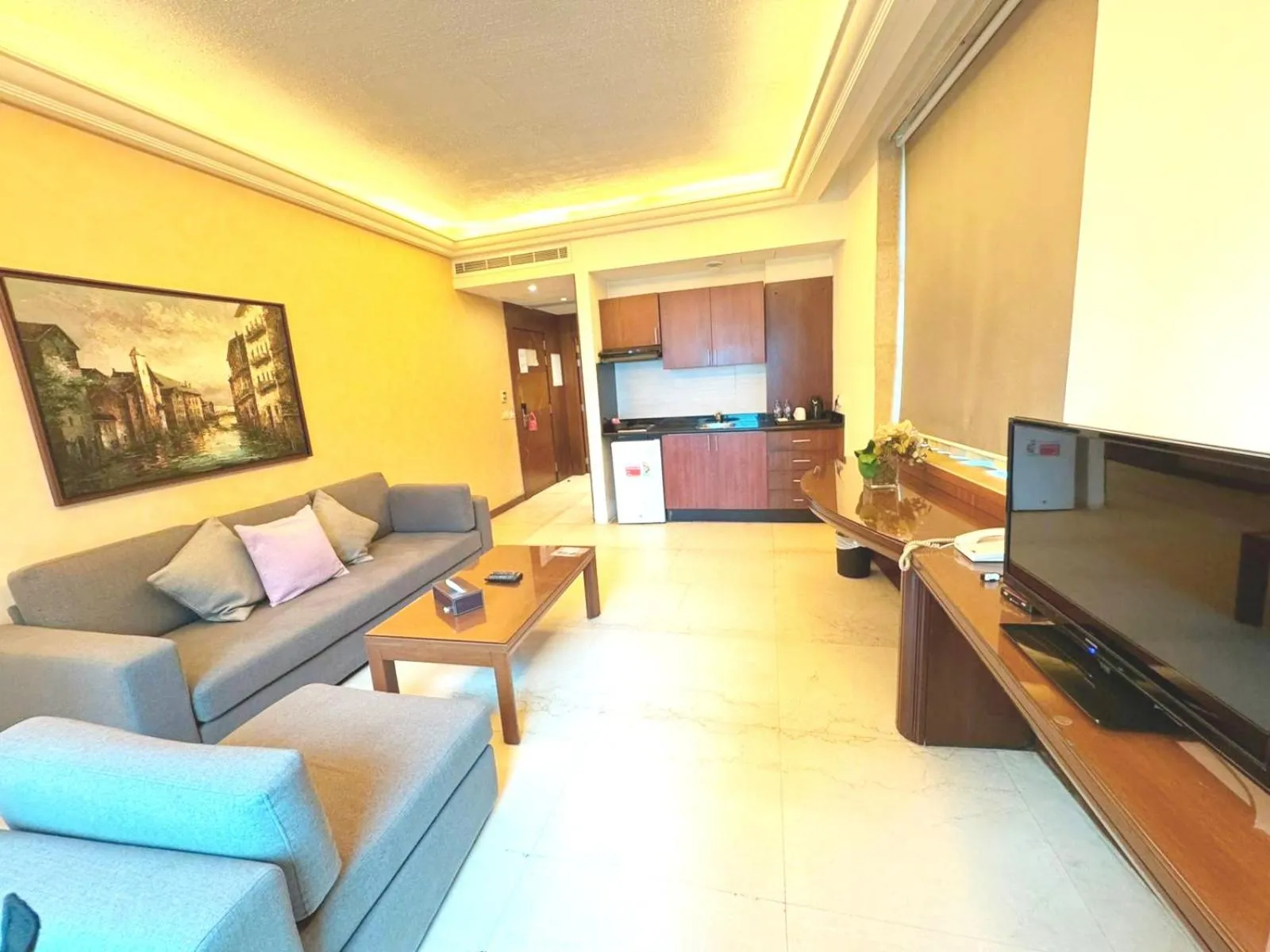 Living room in King Suites Hotel